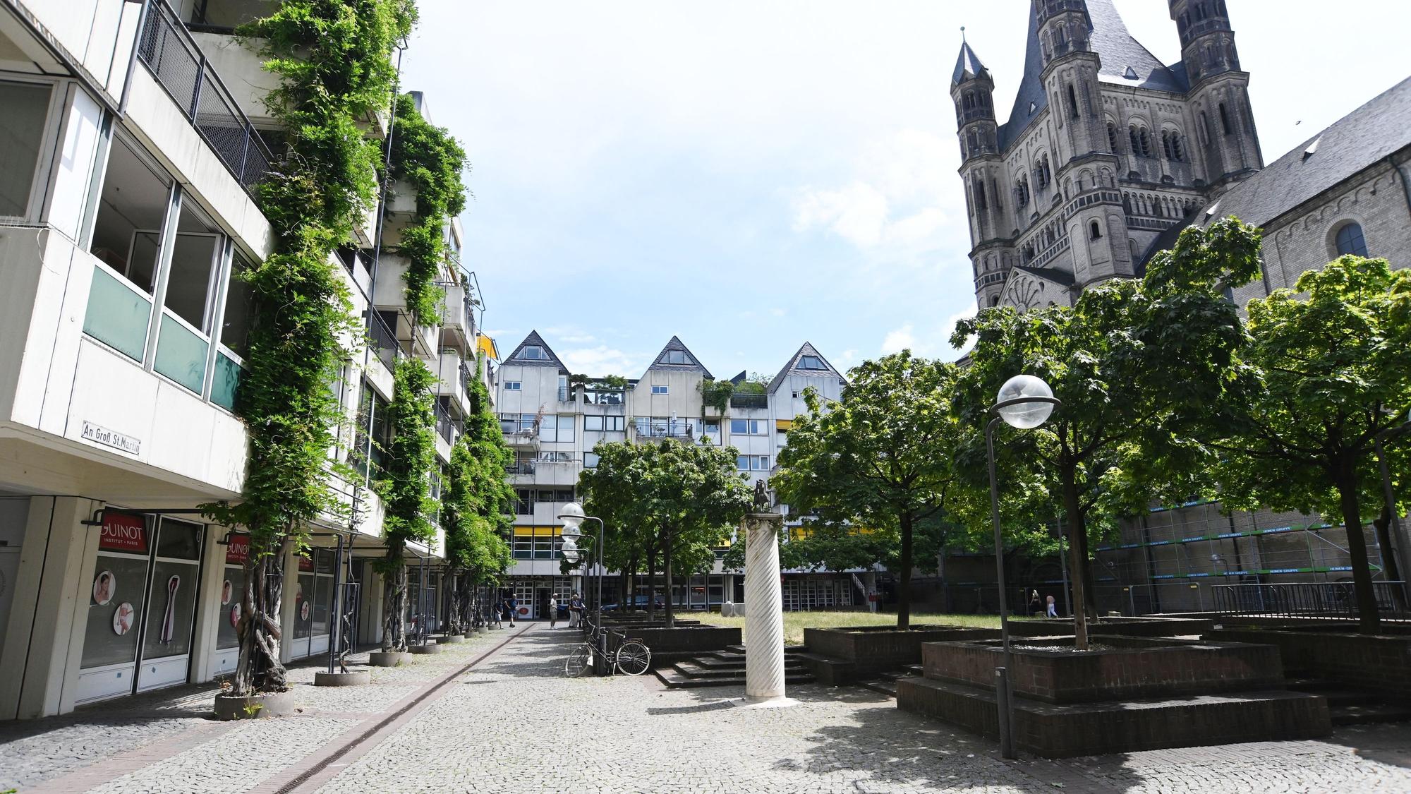 Die Fläche des unterirdischen Parkhauses erstreckt sich bis unter die angrenzenden Gebäude an der gleichnamigen Kirche.