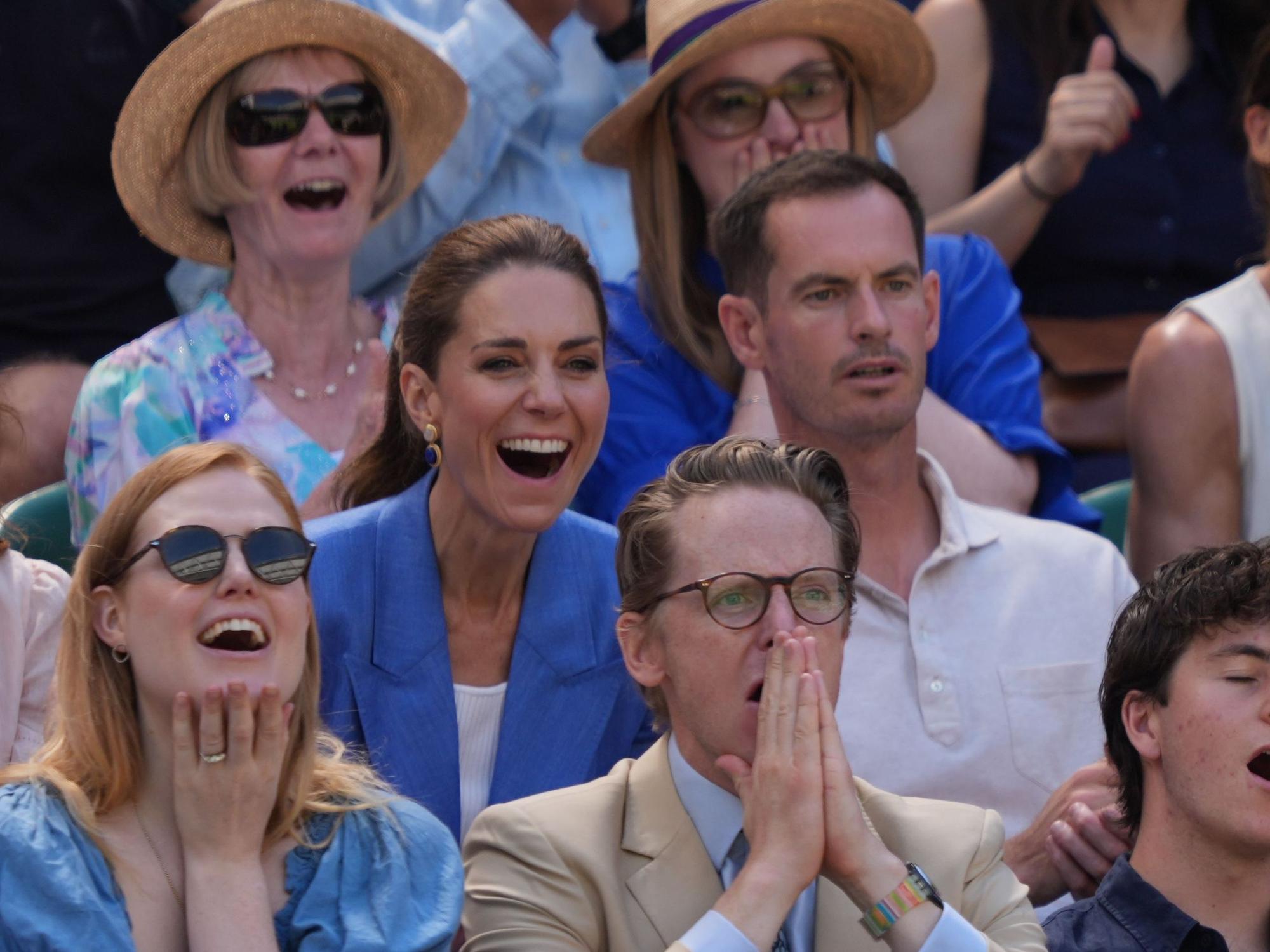 Prinzessin Kate und der ehemalige Tennisspieler Andy Murray verfolgen das Zweitrundenspiel im Damen-Einzel zwischen der Britin Katie Swan und der US-Amerikanerin Madison Keys.