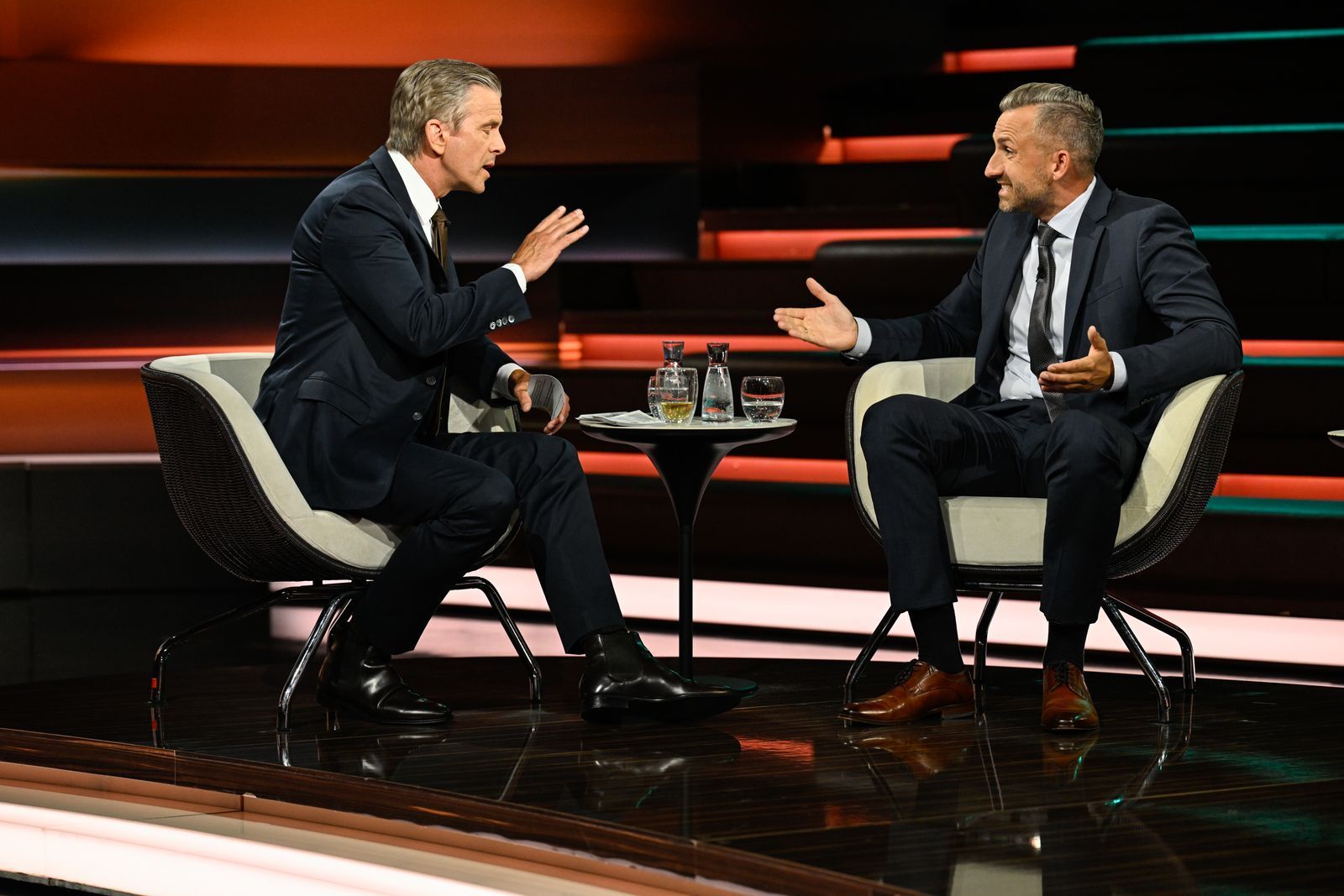Zwischen ZDF-Moderator Markus Lanz (links) und AfD-Spitzenpolitiker Ulrich Siegmund herrschte nur selten Einigkeit. (Bild: ZDF / Markus Hertrich)