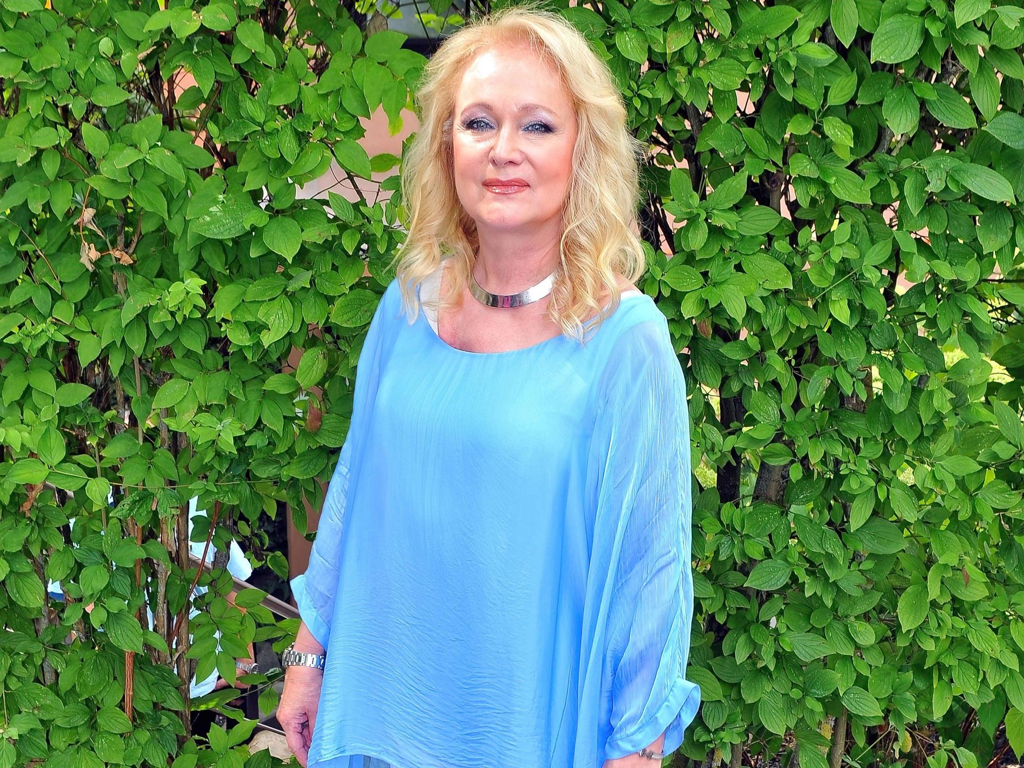 Sängerin Nicole Seibert während der ZDF-Unterhaltungsshow Fernsehgarten im Juli 2025.