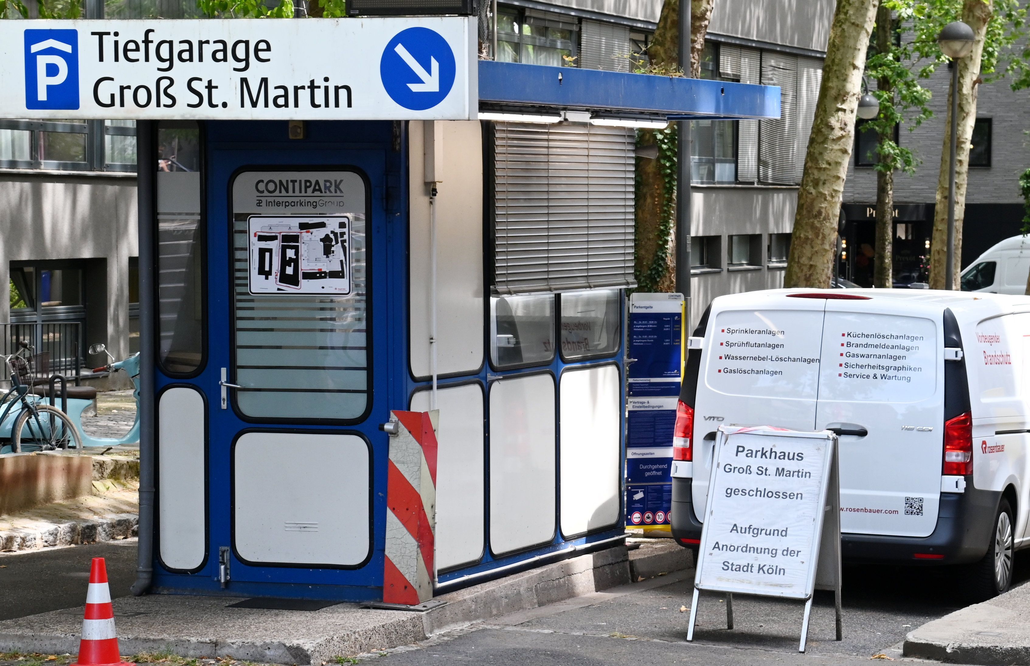 Die Tiefgarage Groß St. Martin in der Kölner Innenstadt ist sanierungsbedürftig und seit September 2025 für die Öffentlichkeit gesperrt.