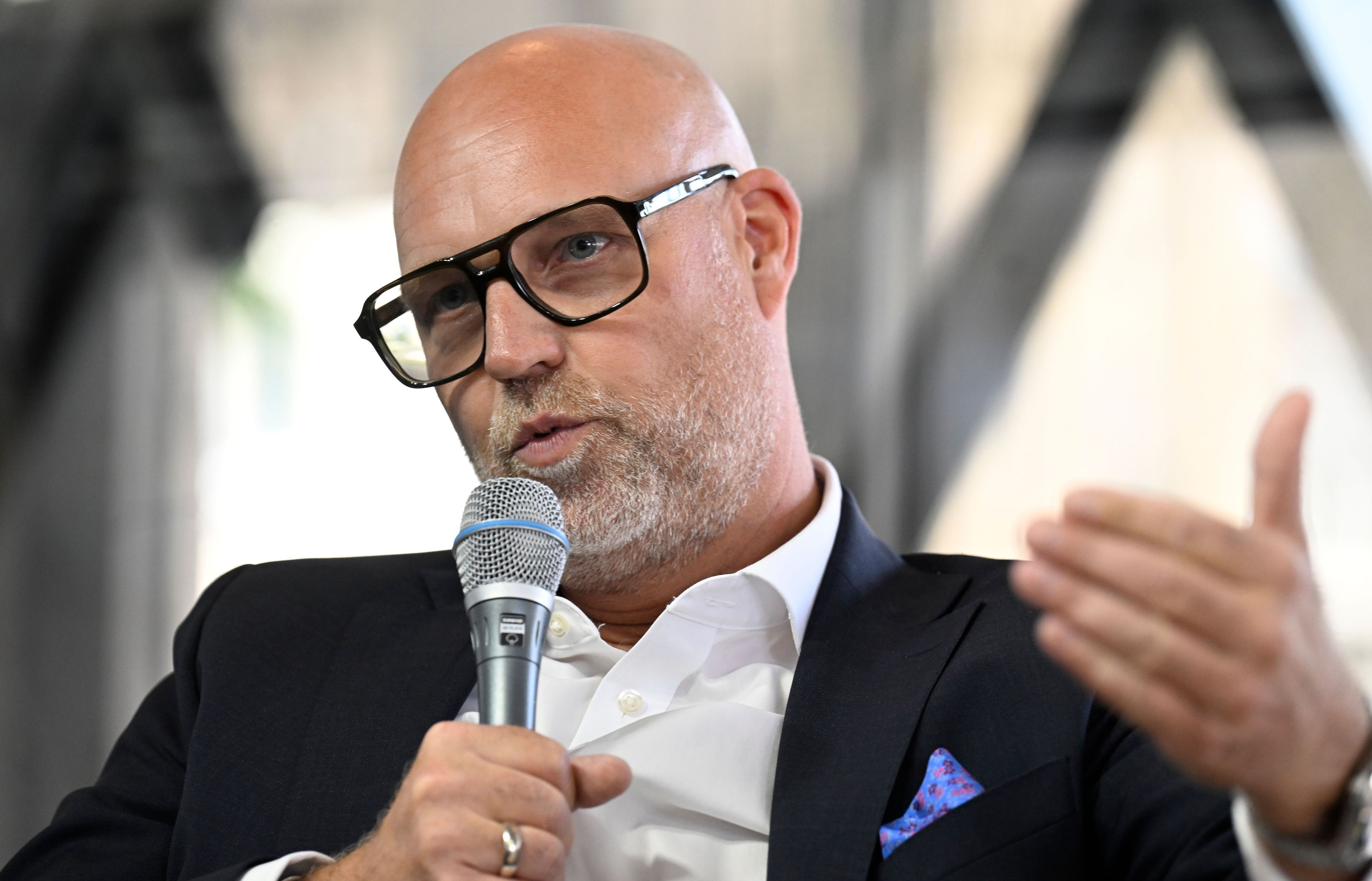 Volker Görzel ist ein Kölner Fachanwalt für Arbeitsrecht und Mitglied im Verein deutscher Arbeitsrechtsanwälte.
