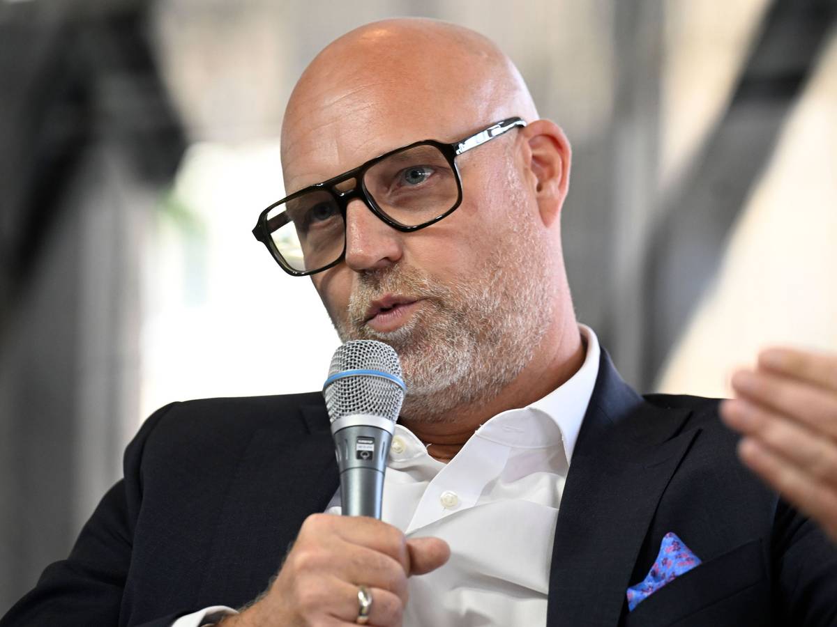 Volker Görzel ist ein Kölner Fachanwalt für Arbeitsrecht und Mitglied im Verein deutscher Arbeitsrechtsanwälte.