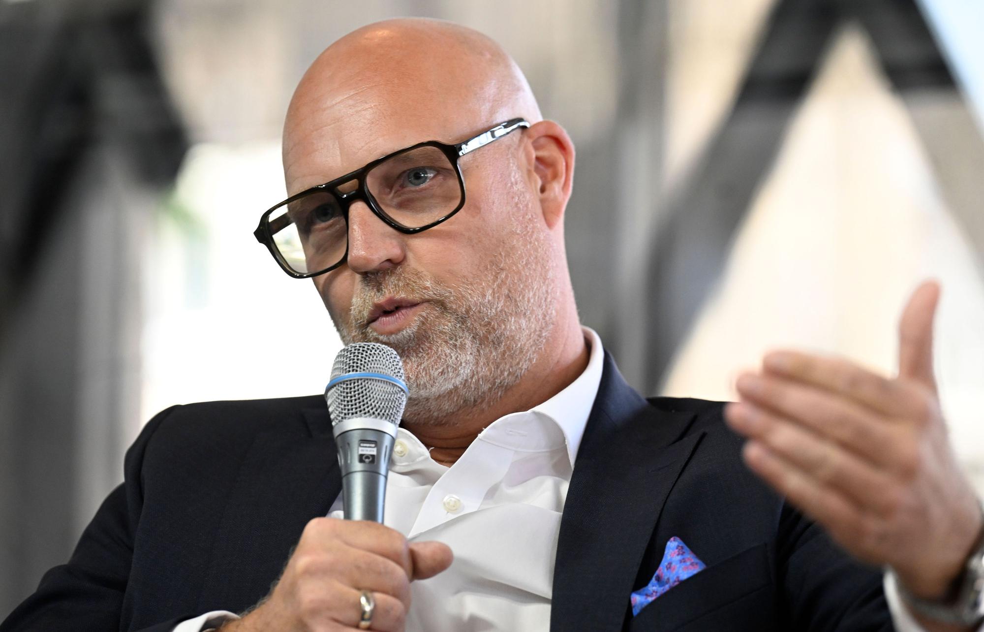 Volker Görzel ist ein Kölner Fachanwalt für Arbeitsrecht und Mitglied im Verein deutscher Arbeitsrechtsanwälte.