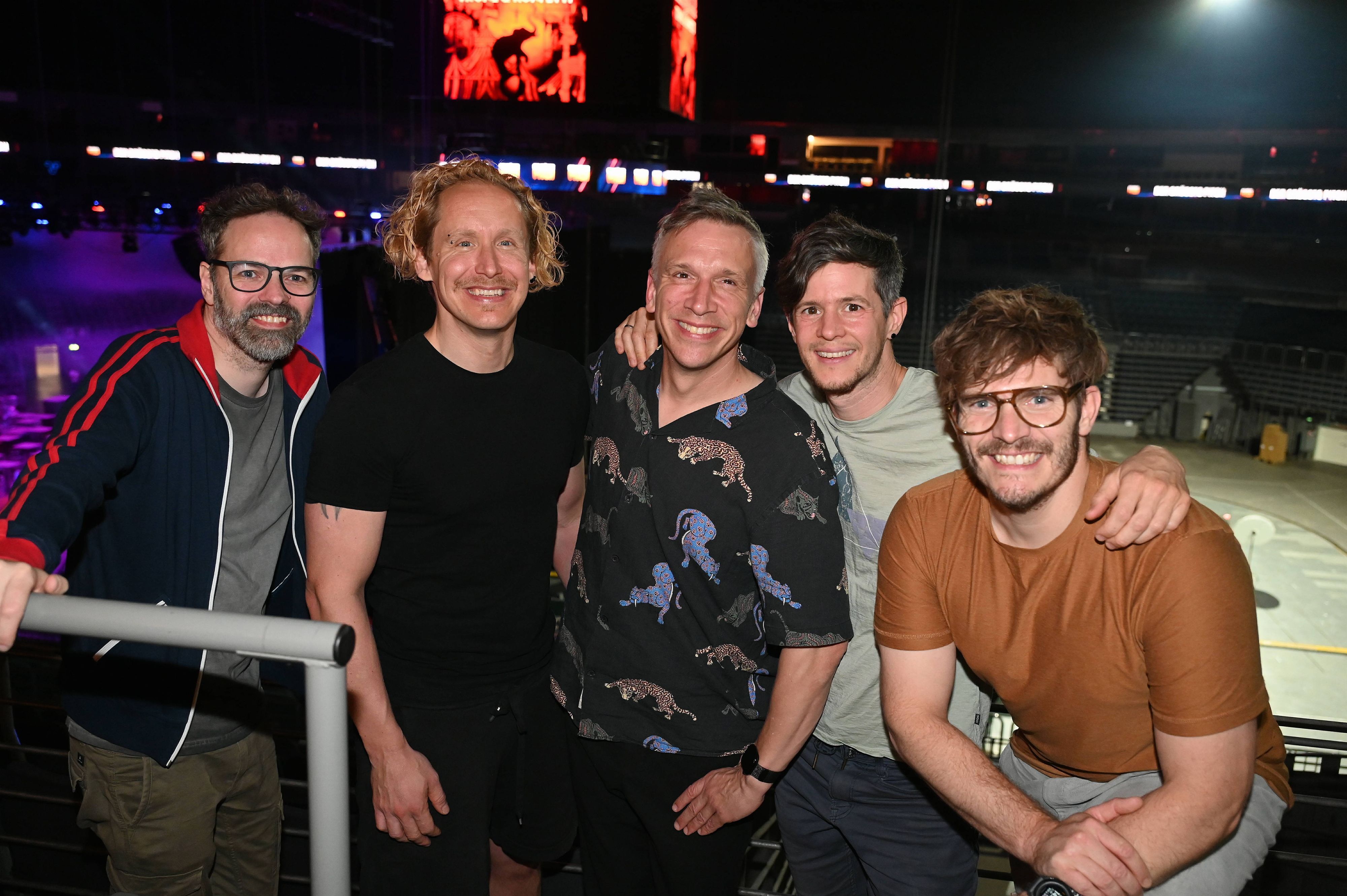 Die Kölner Band Kasalla steht in der Lanxess-Arena.