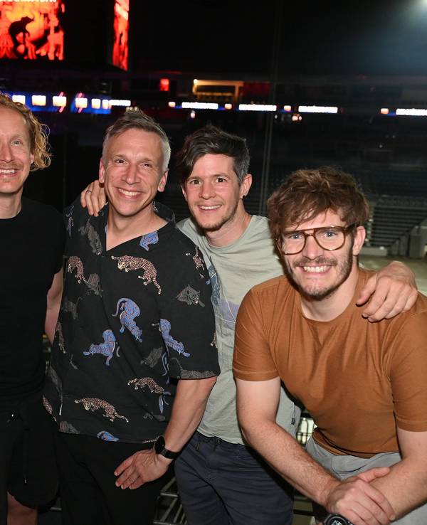 Die Kölner Band Kasalla steht in der Lanxess-Arena.