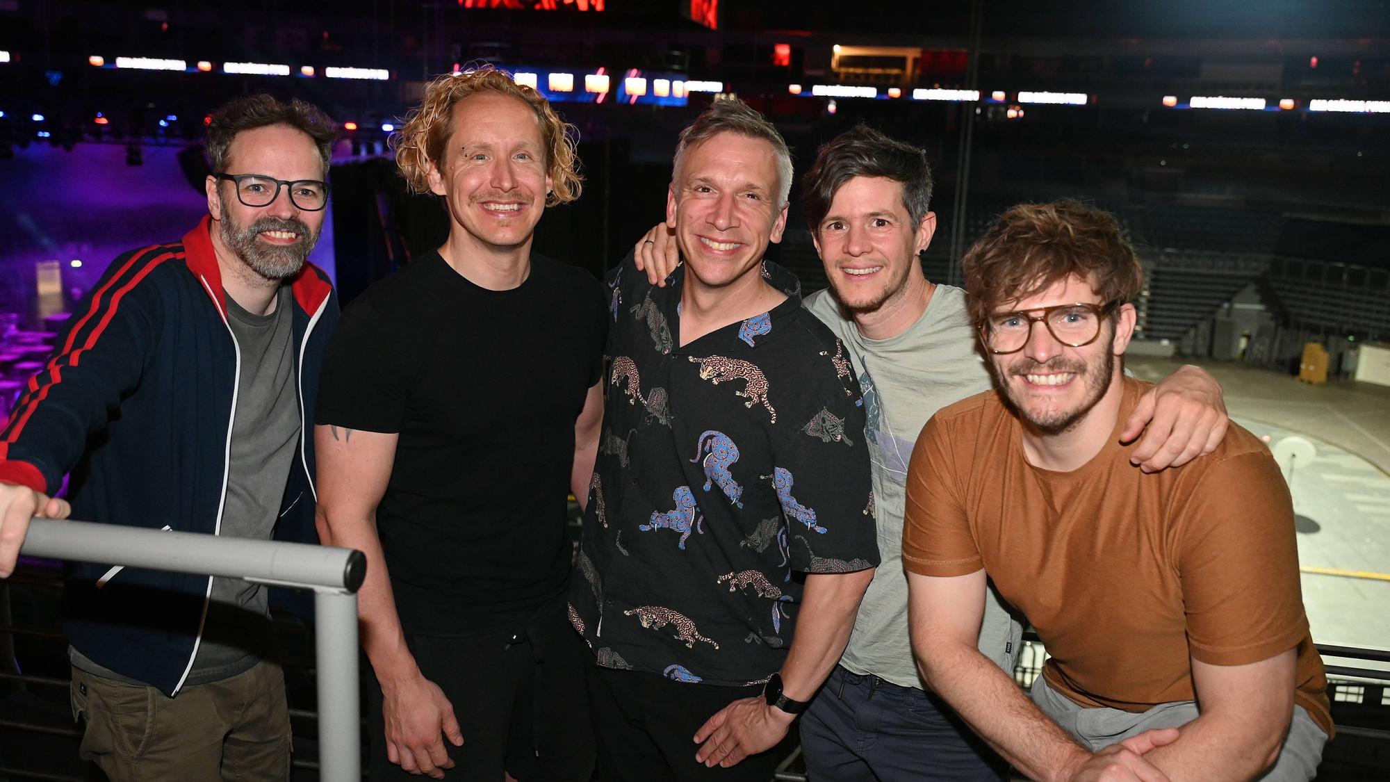 Die Kölner Band Kasalla spricht im Podcast „Trone und Konfetti“ unter anderem über die Gründungsjahre.