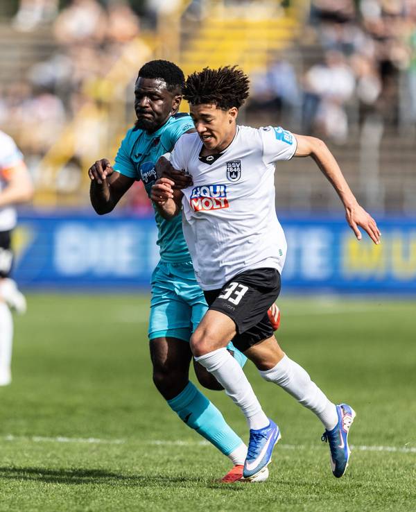 Evan Brown im Trikot vom SSV Ulm.