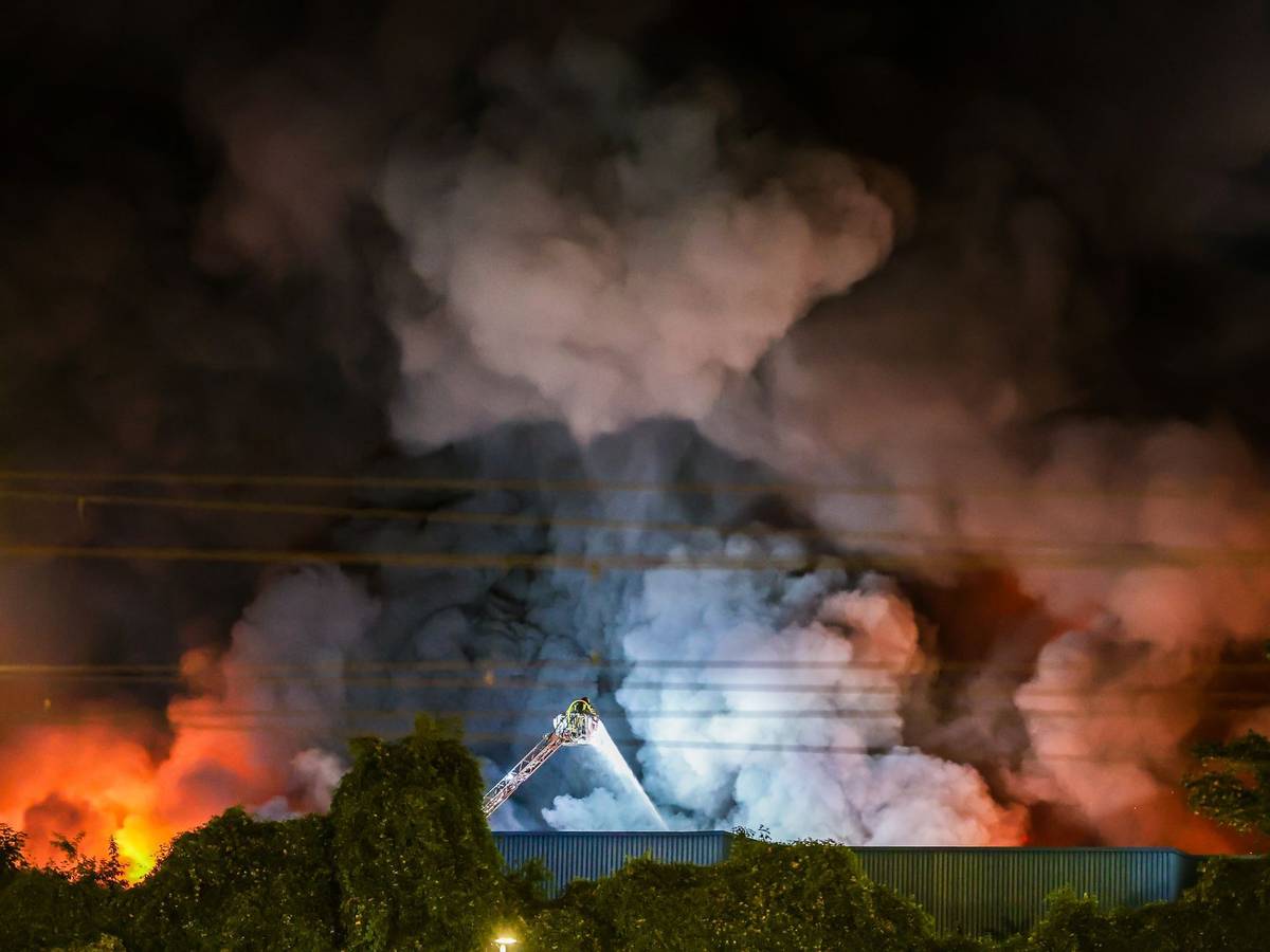 Für die Stuttgarter Feuerwehr ist es einer der größten Einsätze seit Jahren.