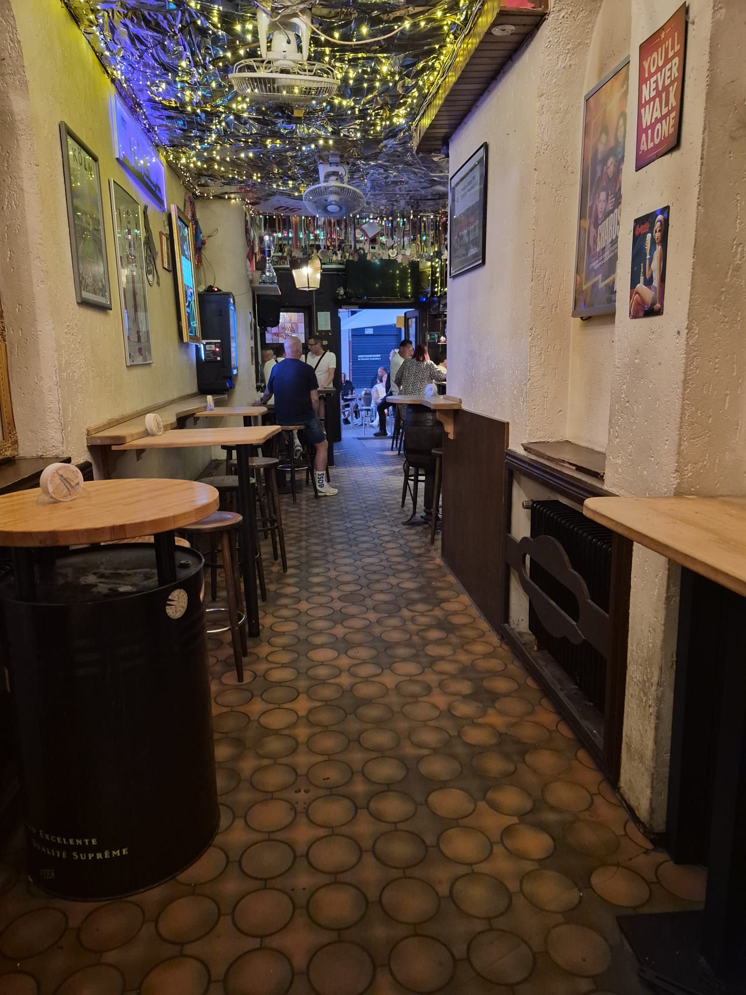 Kaum was los im Kölner's am Freitagabend.