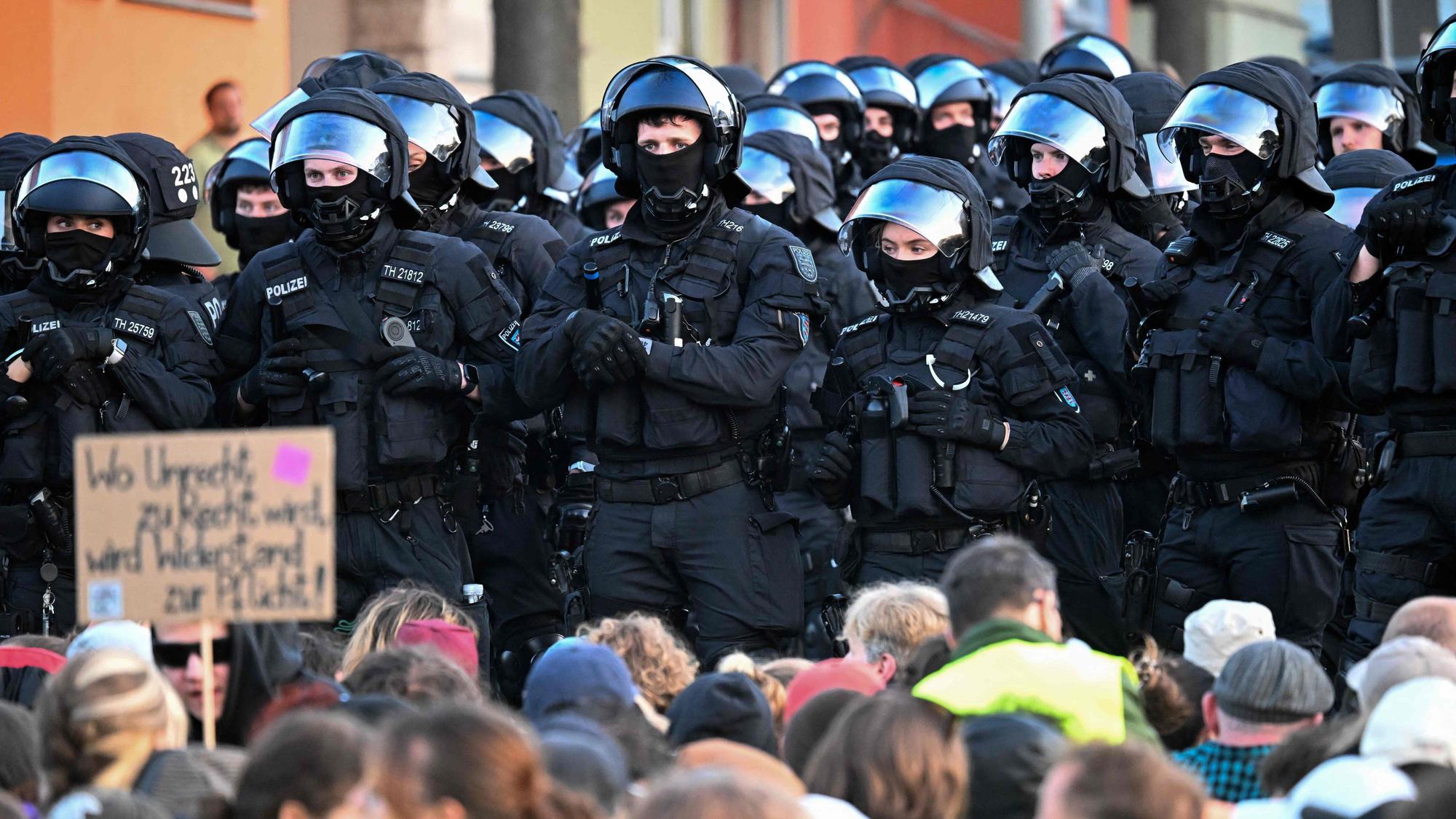Die Polizei ist mit starken Kräften im Einsatz.