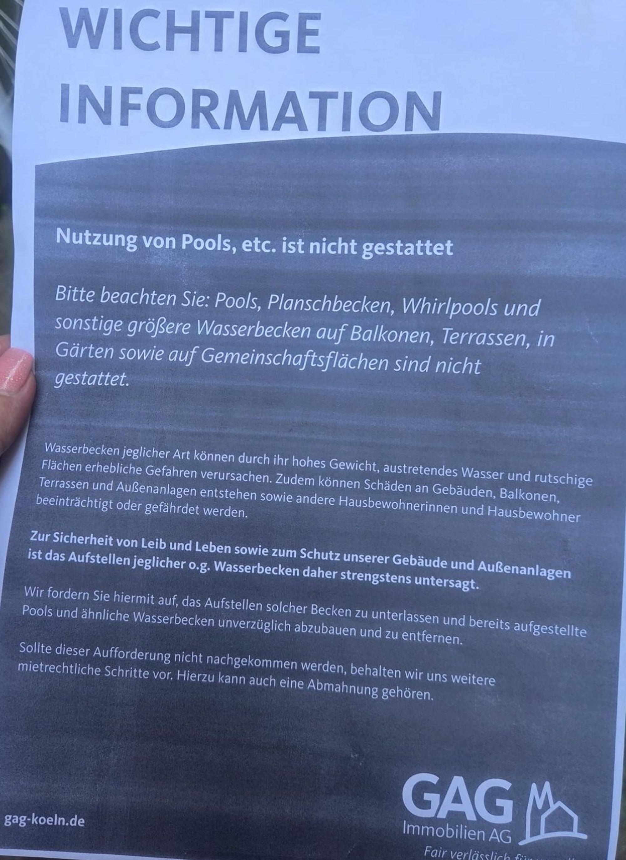 Mit diesem Aushang weist die GAG auf das Pool-Verbot hin.