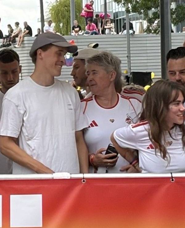Beim CSD für den FC im Einsatz: Timo Hübers.