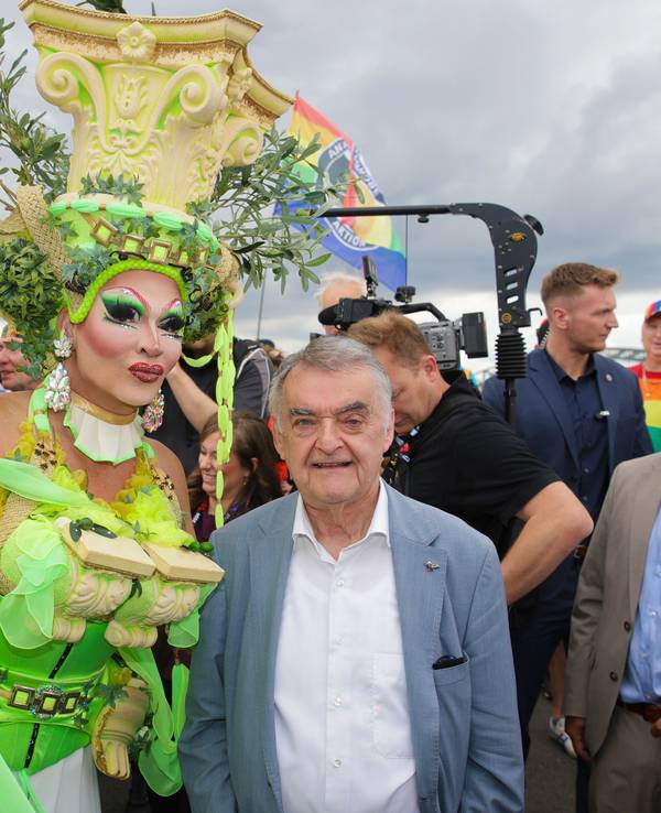 NRW-Innenminister Herbert Reul beim CSD 2026 in Köln.