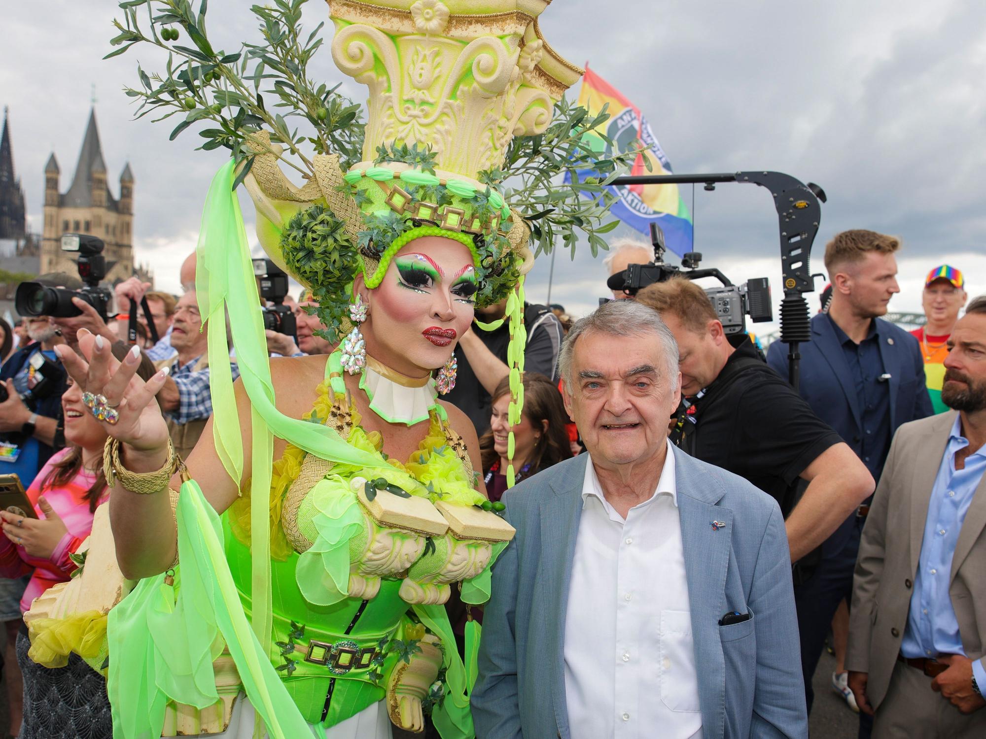 NRW-Innenminister Herbert Reul beim CSD 2026 in Köln.