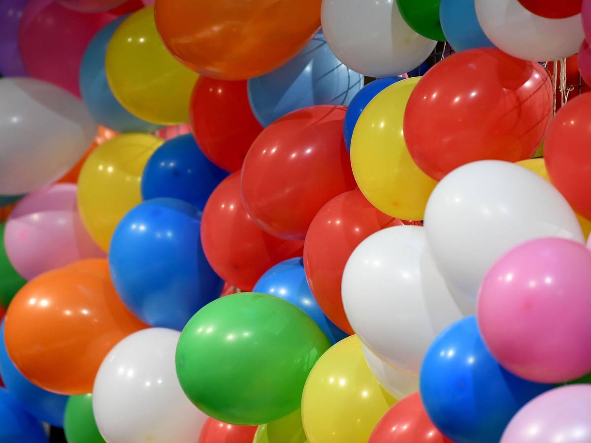 Nicht lebensmitteltauglich: Luftballons bestehen aus Materialien, die nicht für den Kontakt mit Lebensmitteln geeignet sind.