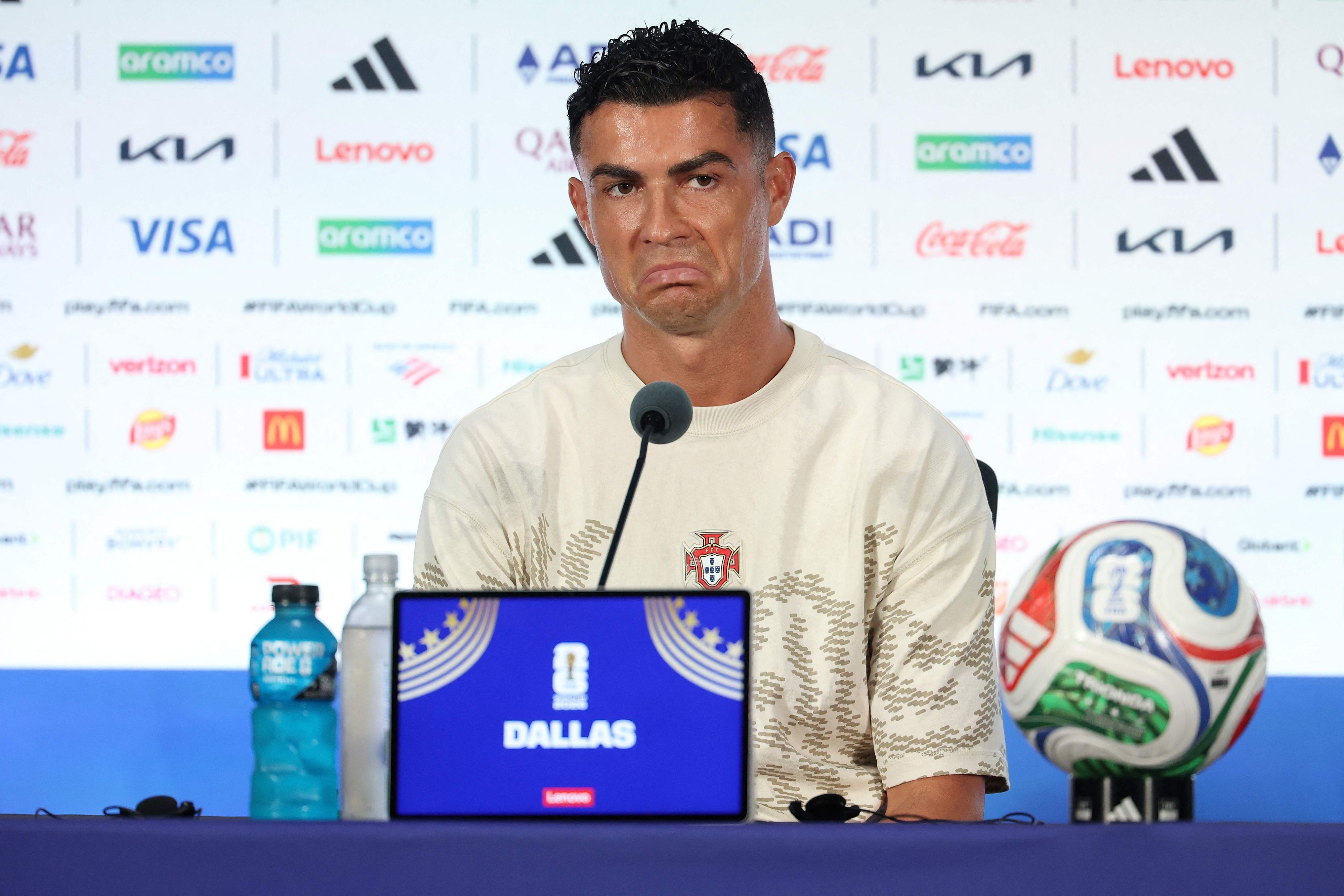 Cristiano Ronaldo auf einer Pressekonferenz.
