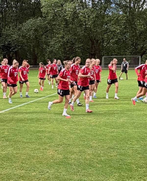 Training bei den Frauen des 1. FC Köln.