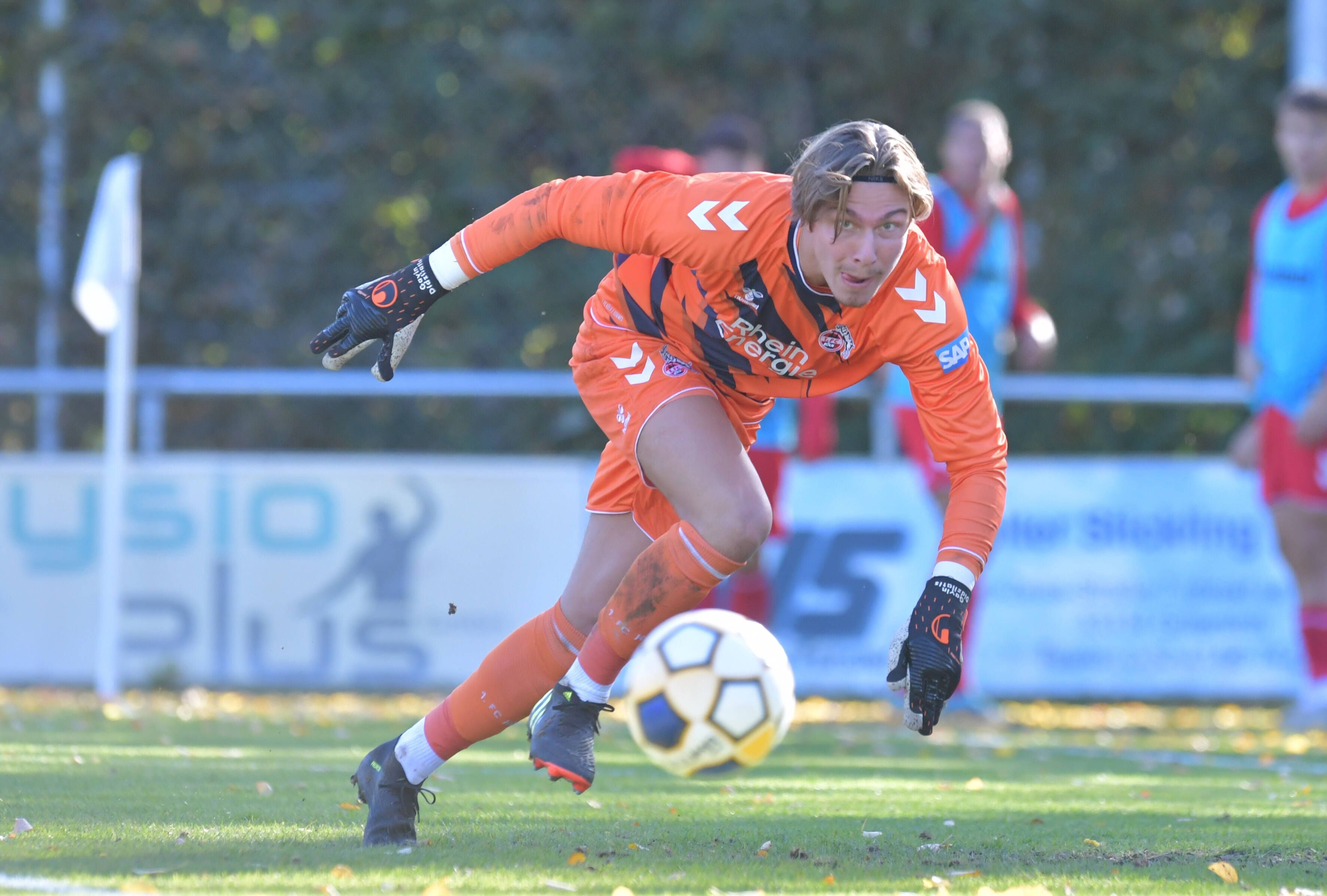 Torwart Gavin Didzilatis bei der U21 des 1. FC Köln im Tor.