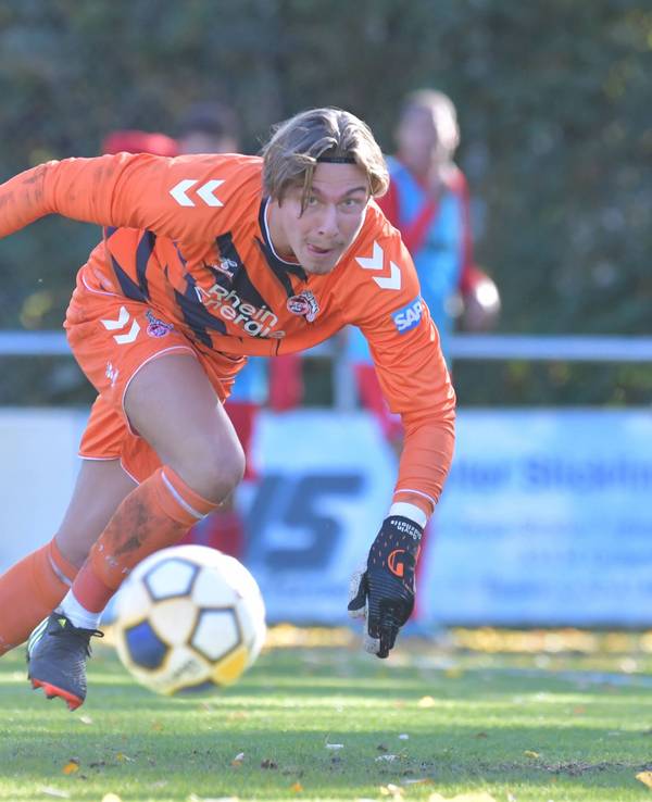 Torwart Gavin Didzilatis bei der U21 des 1. FC Köln im Tor.