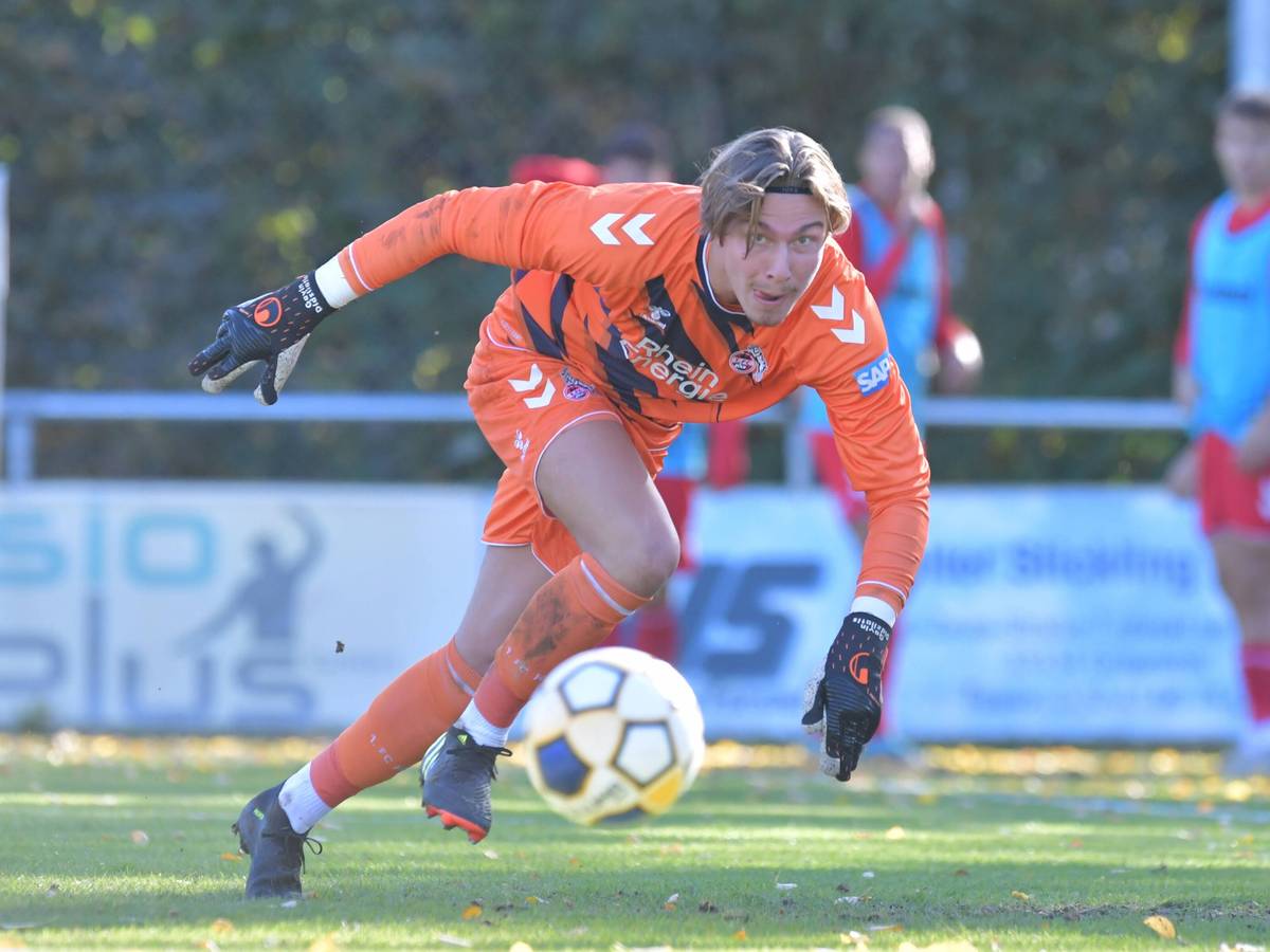 Torwart Gavin Didzilatis bei der U21 des 1. FC Köln im Tor.