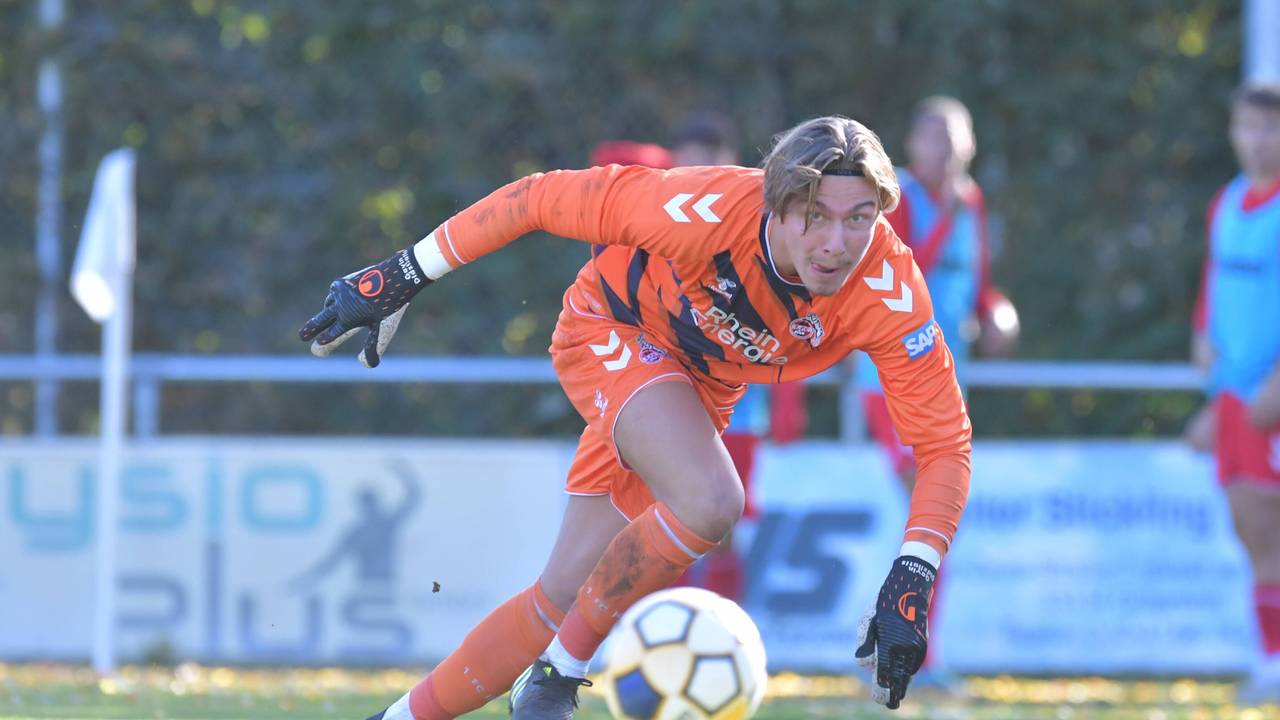 Torwart Gavin Didzilatis bei der U21 des 1. FC Köln im Tor.