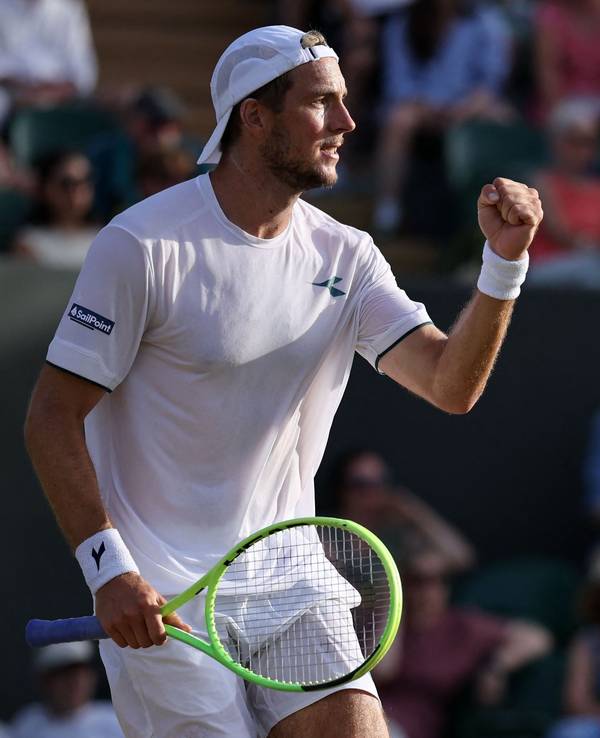 Jan-Lennard-Struff ballt die Faust.
