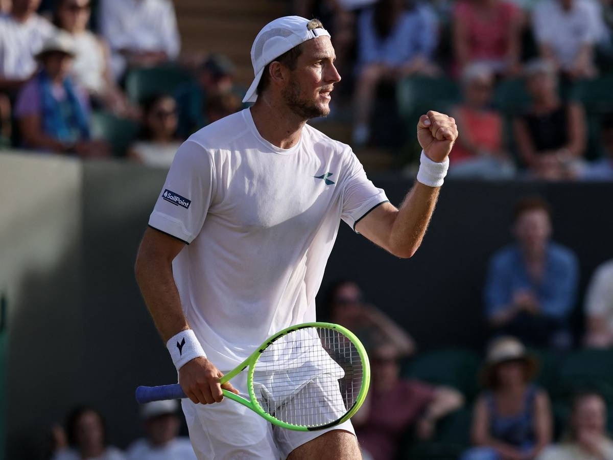 Jan-Lennard-Struff ballt die Faust.
