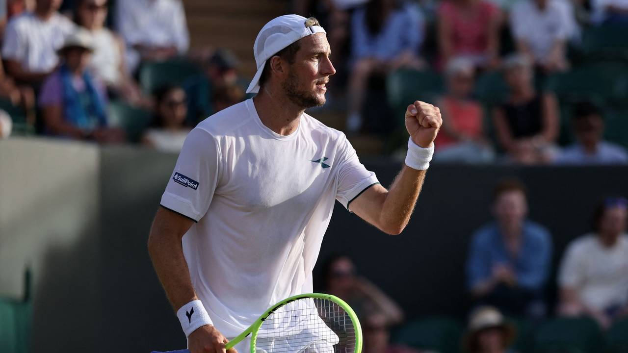 Jan-Lennard-Struff ballt die Faust.