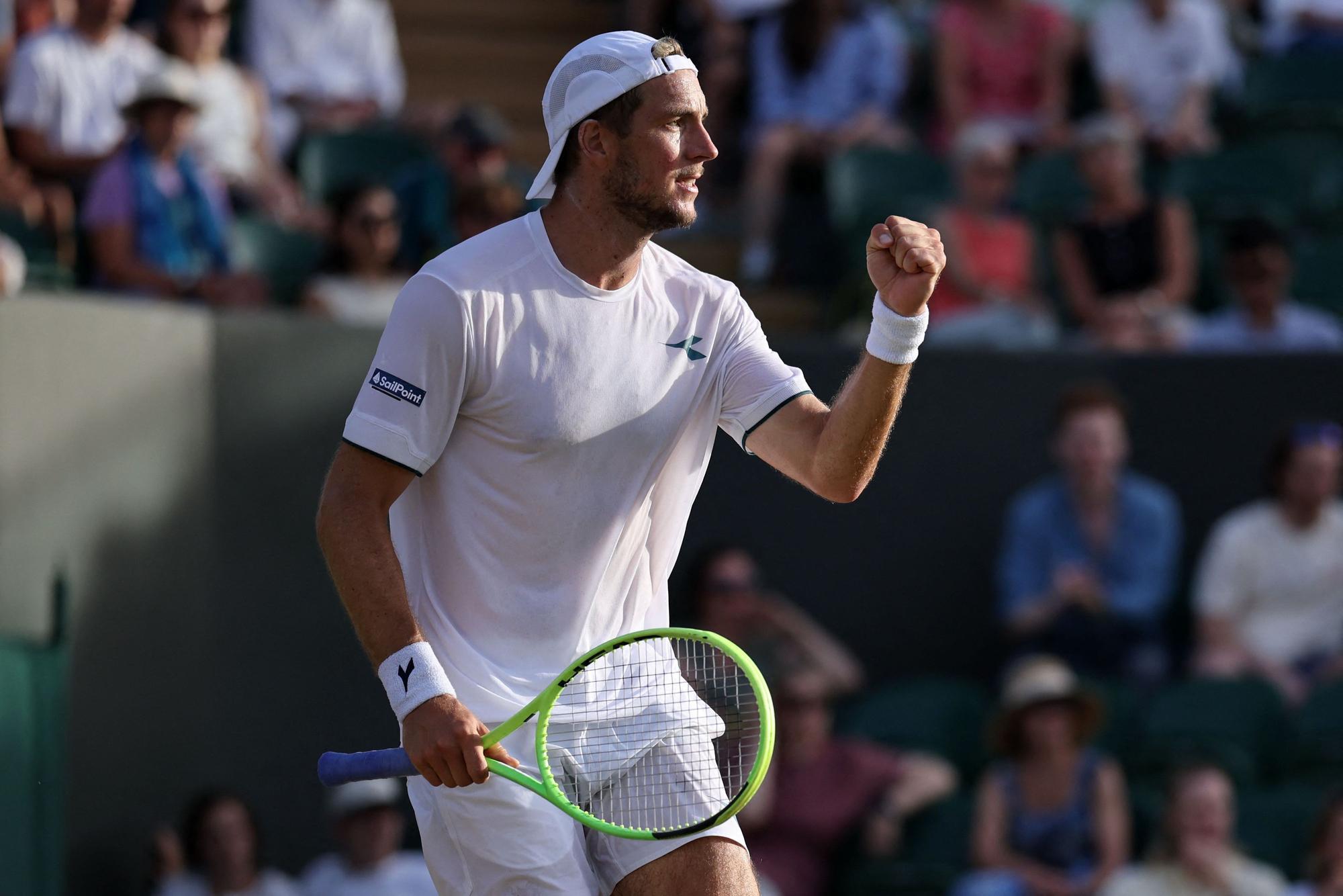 Jan-Lennard-Struff ballt die Faust.