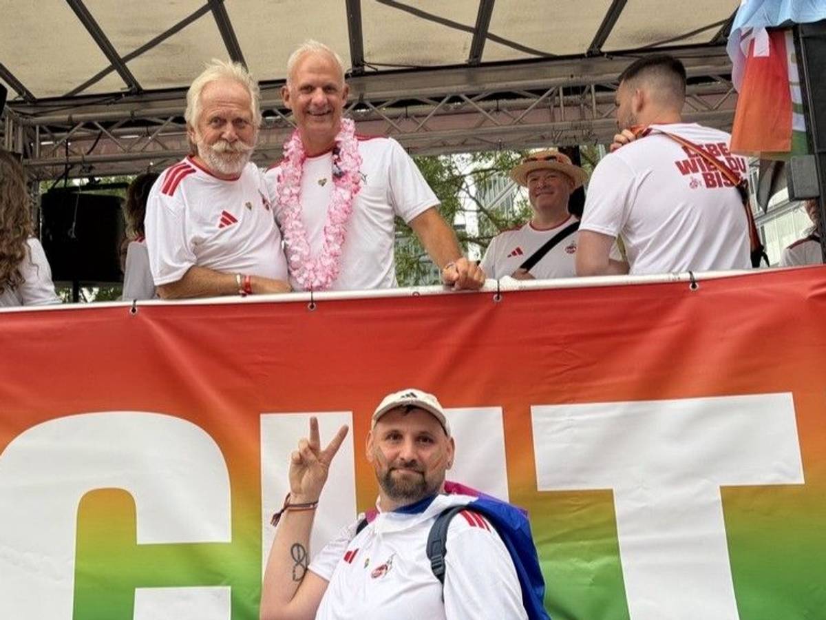 CSD-Wagen des 1. FC Köln mit Henning Krautmacher und Jörg Alvermann.
