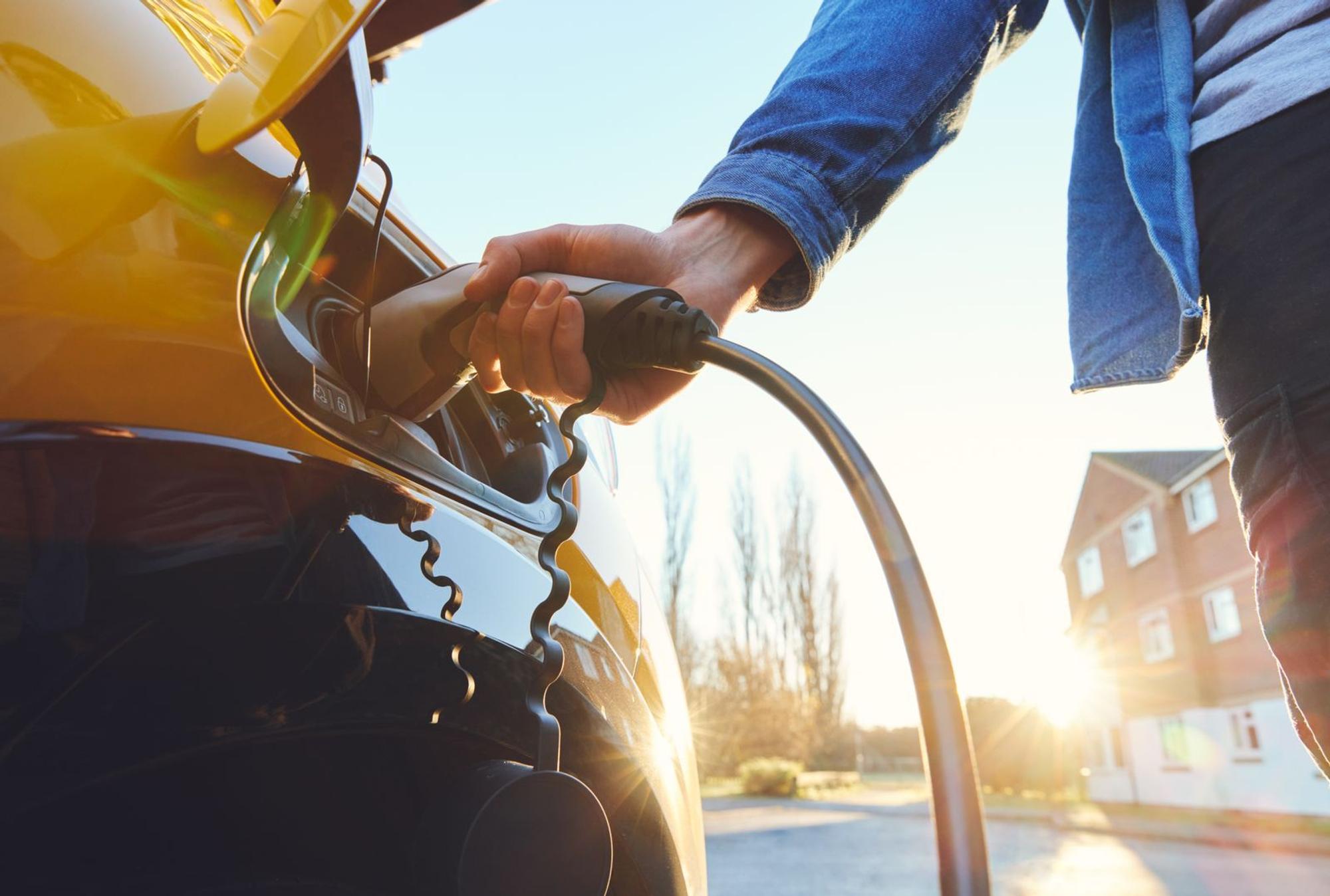 Erstmals sind Elektroautos die beliebteste Antriebsart unter den Neuzulassungen. (Bild: iStock/SouthWorks)