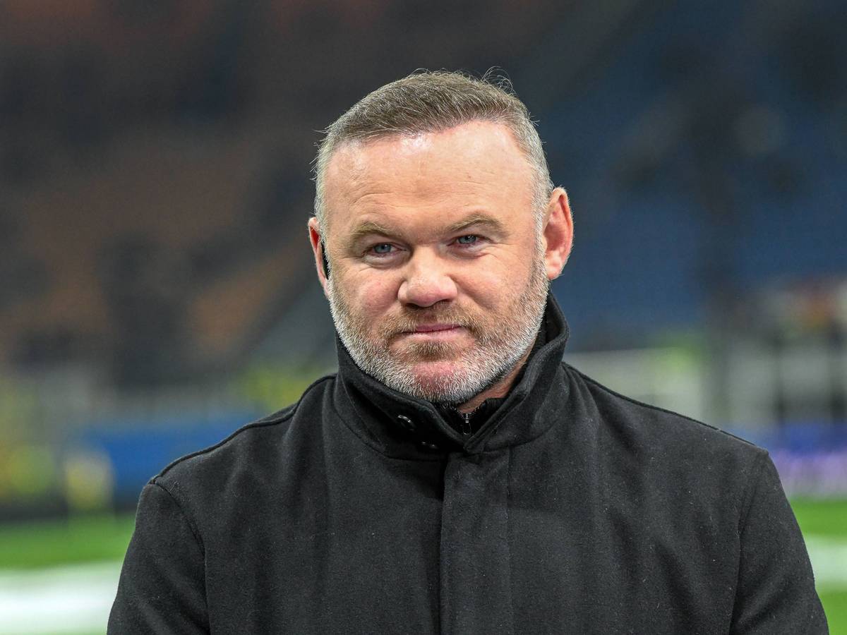 England-Legende Wayne Rooney am Rande eines Fußballspiels.