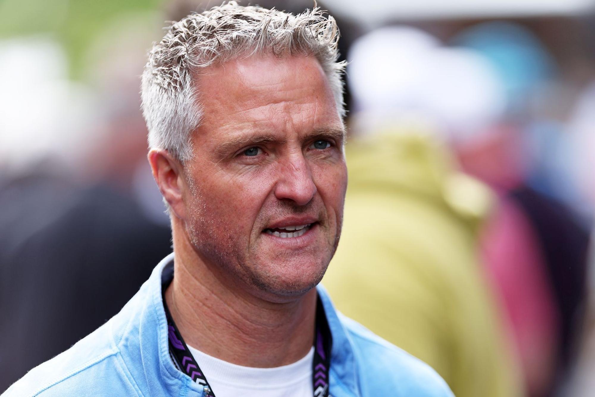 Ralf Schumacher hat im Podcast „Mit den Waffeln einer Frau“ darüber gesprochen, wie schwer eine Karriere für Nachwuchsrennfahrer heutzutage ist. (Bild: 2024 Getty Images/Dean Mouhtaropoulos)