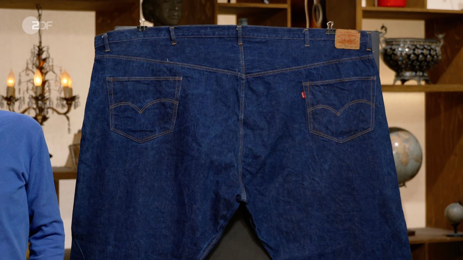 Der Verkäufer erklärte, dass er auf keinen Fall in die Hose reinwachsen will und sie deshalb wegmusste.  (Bild: ZDF)