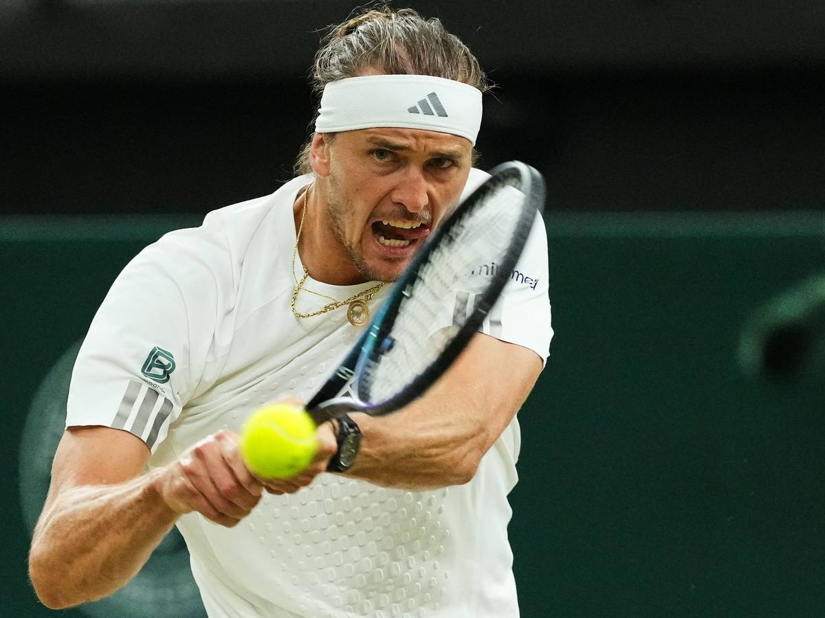 Alexander Zverev schlägt eine Rückhand.