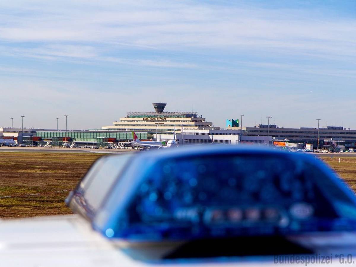 Herrenloses Gepäck am Flughafen Köln/Bonn.