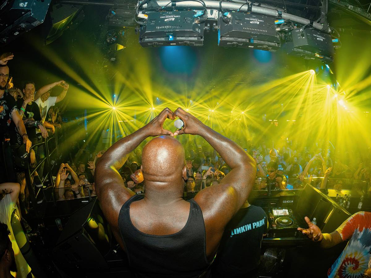 Shaquille O'Neal ist nicht das erste Mal als DJ im Bootshaus in Köln.
