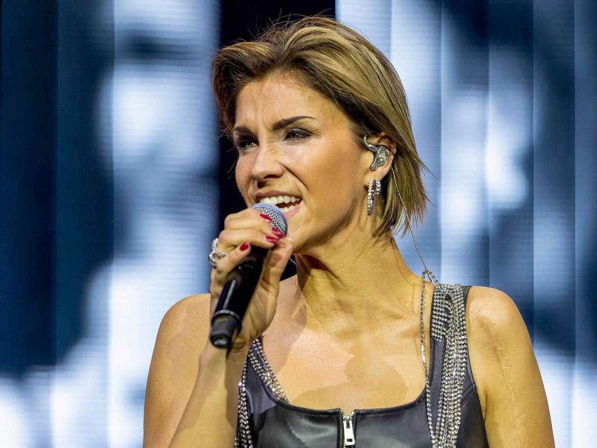 Für Auftritte wie diesen bei der „Schlagernacht des Jahres“ im November 2024 braucht Anna-Maria Zimmermann viel Energie. Zum Glück gibt es Schokolade und Energy-Drinks. (Bild: 2024 Jakubaszek/Jakubaszek)