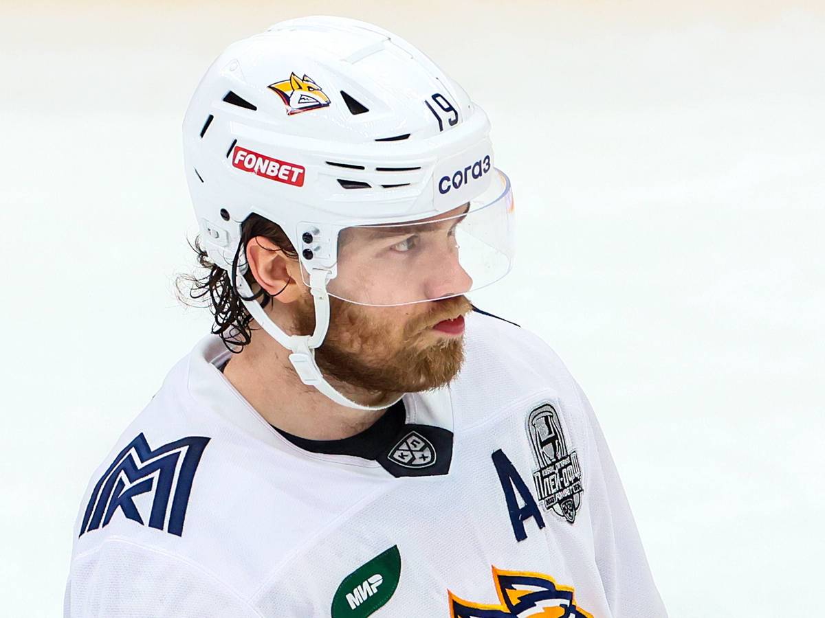 Robin Press ist in einem Playoff-Spiel gegen Spartak Moscow im Einsatz.