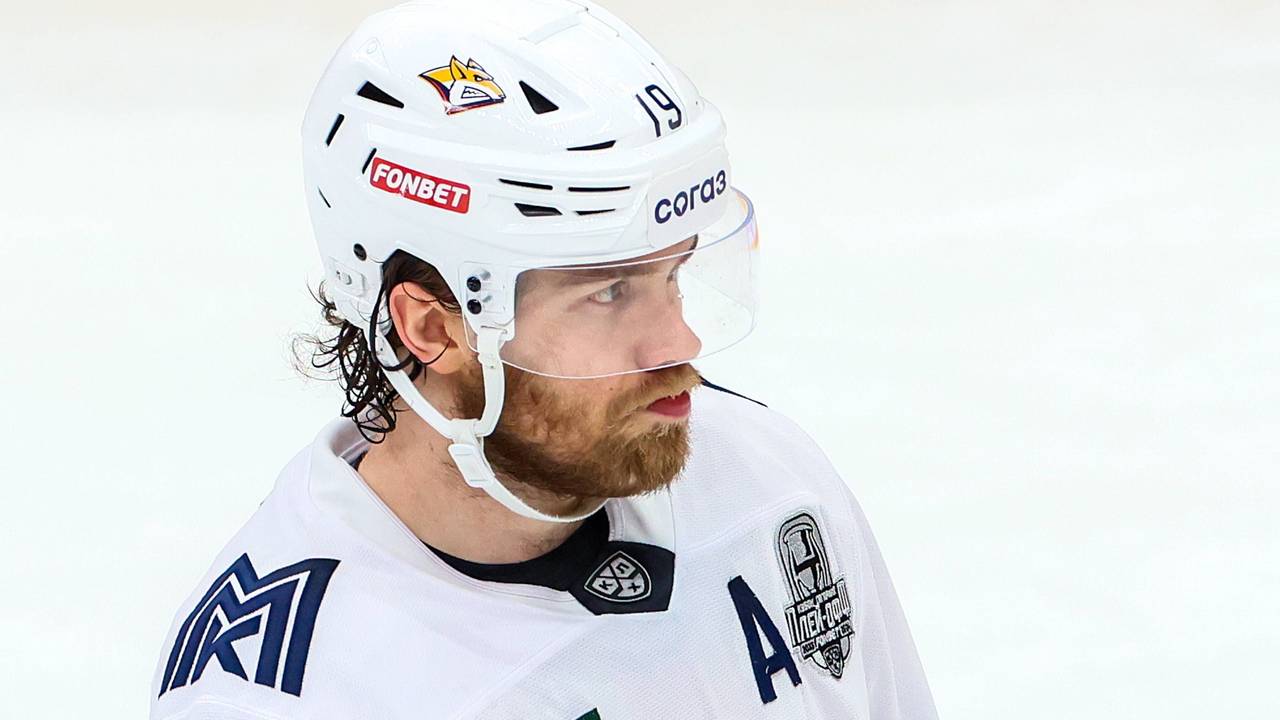 Robin Press ist in einem Playoff-Spiel gegen Spartak Moscow im Einsatz.