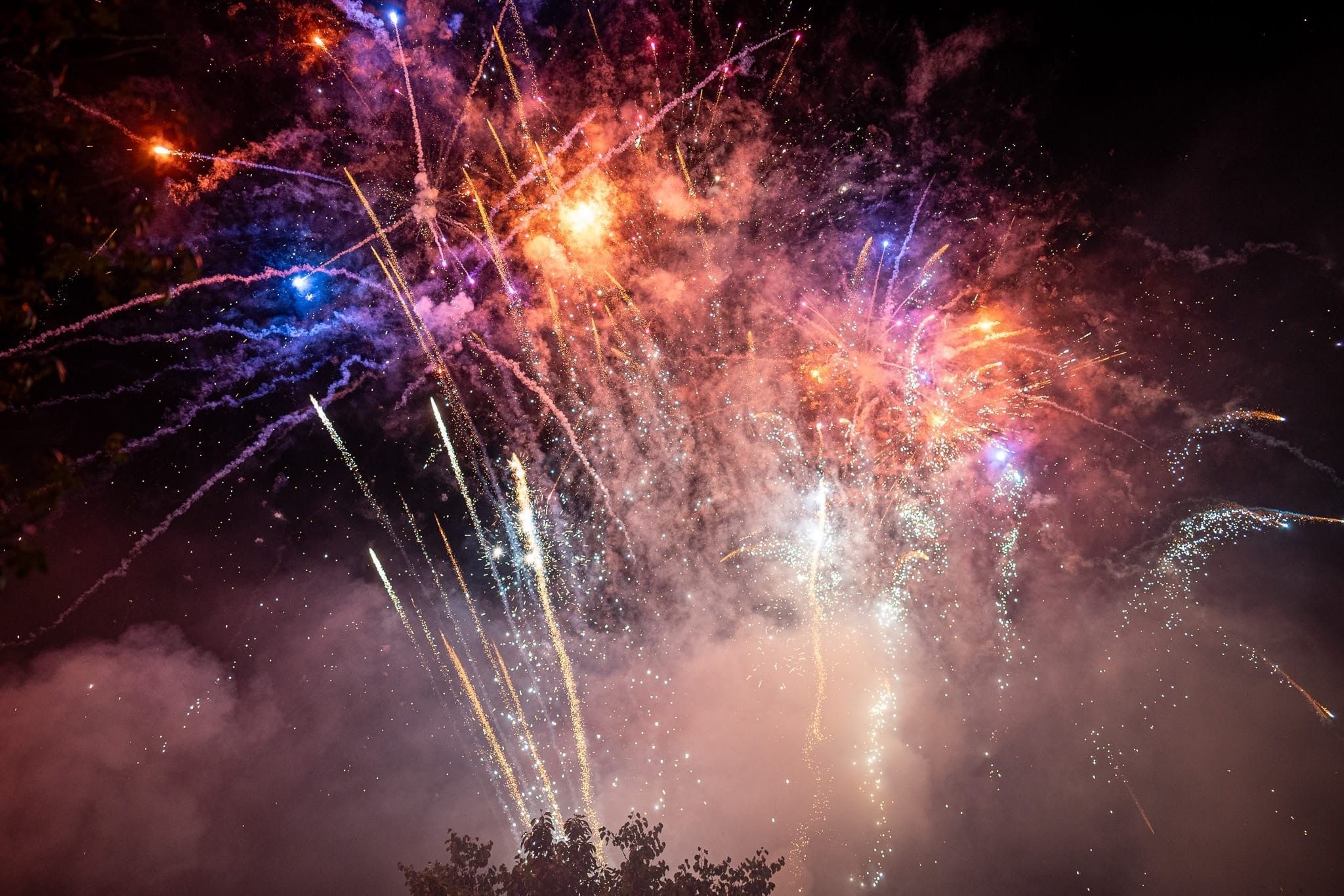 Feuerwerk am Himmel bei „Lichter für Niehl“.