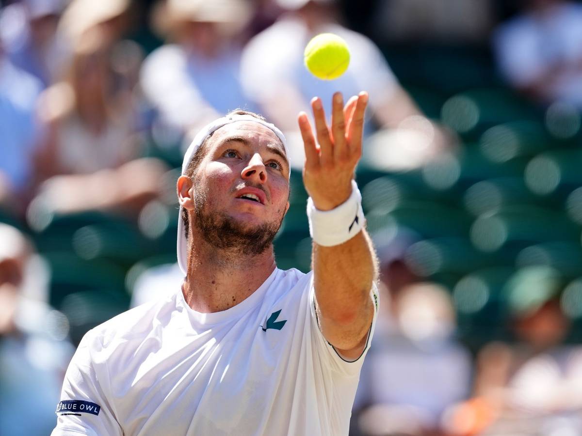 Jan-Lennard Struff nervt Topfavorit Jannik Sinner, kann ihn aber nicht bezwingen.