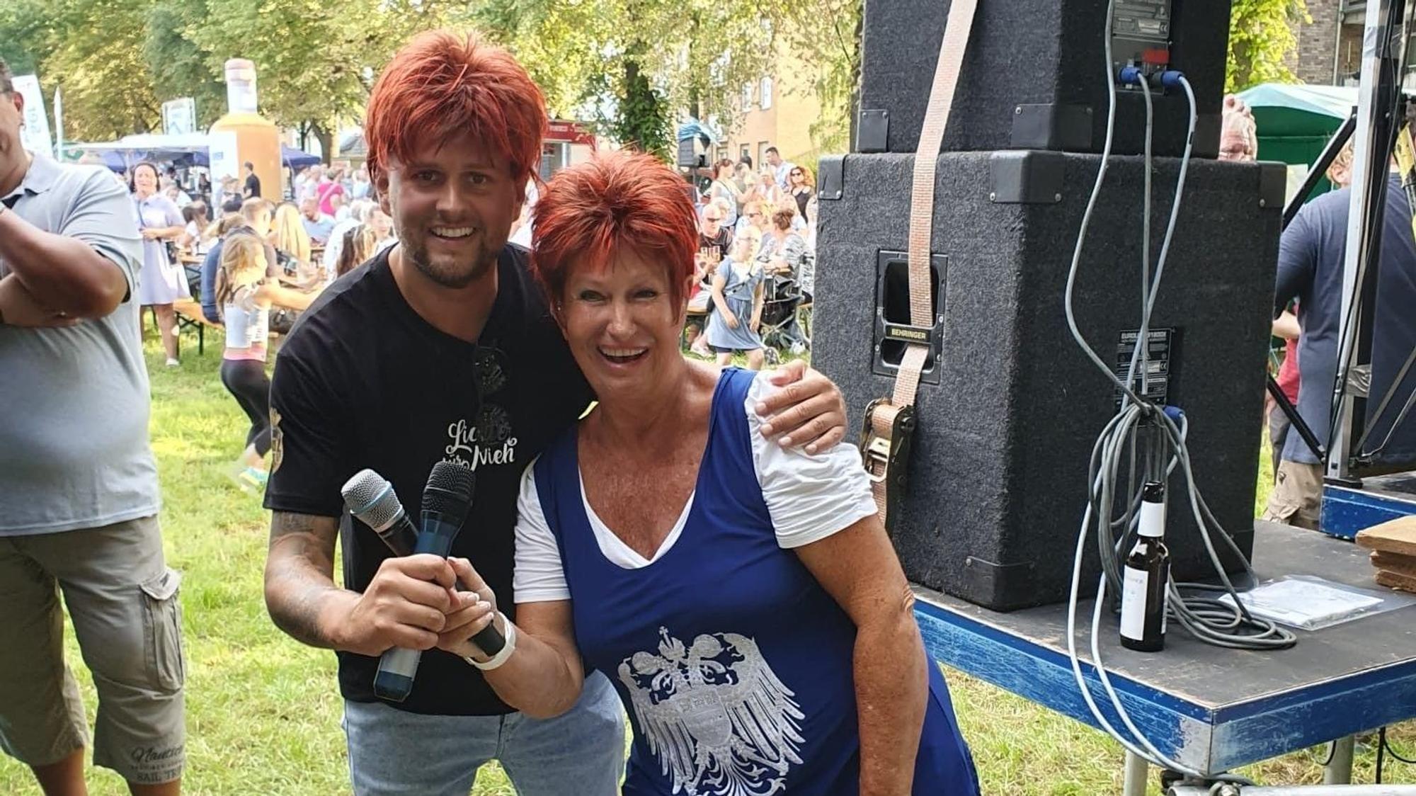 Mike Schöninger zusammen mit Marita Köllner.