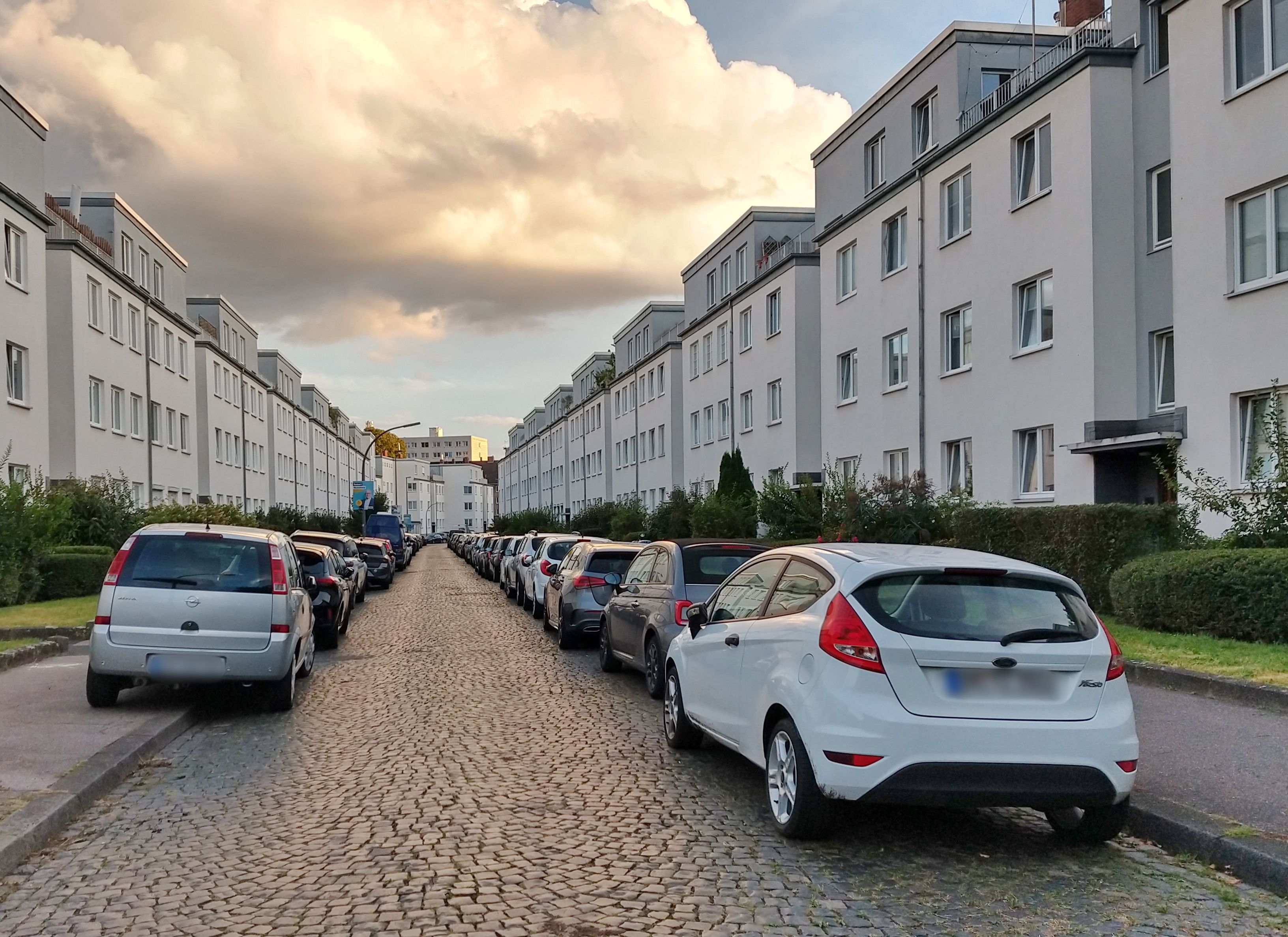 Für die angespannte Parksituation in der Alfterstraße und der Bornheimer Straße gibt es nun eine Lösung.