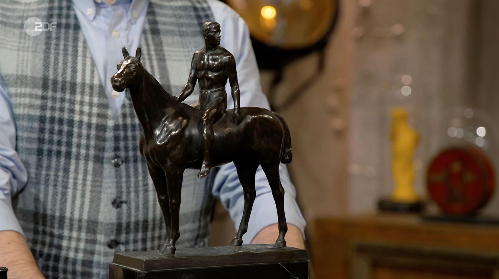 Diese Bronze datierte Colmar Schulte-Goltz auf die Zeit zwischen 1900 und 1910. (Bild: ZDF)