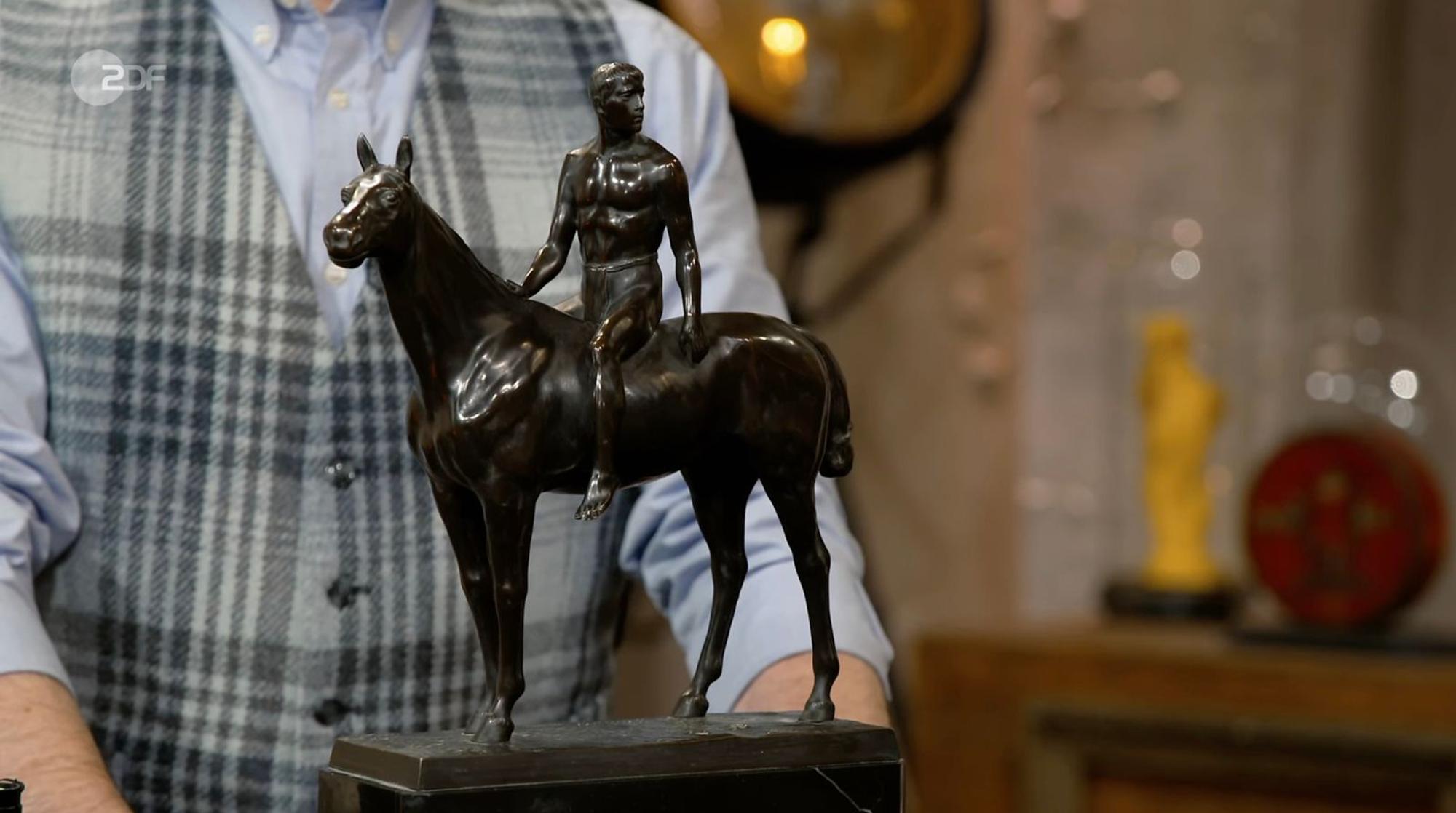 Diese Bronze datierte Colmar Schulte-Goltz auf die Zeit zwischen 1900 und 1910. (Bild: ZDF)