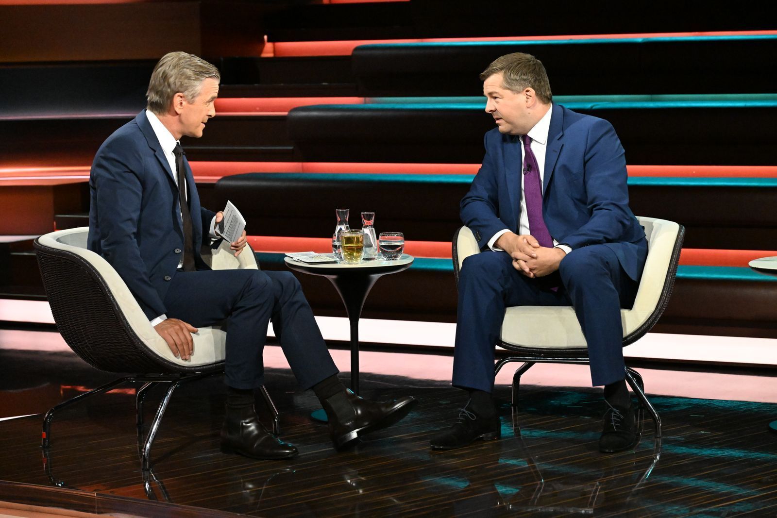CDU-Ministerpräsident Sven Schulze konnte am Dienstagabend keine Hoffnung verbreiten, als es um die Zukunft Sachsen-Anhalts ging. (Bild: ZDF / Cornelia Lehmann)