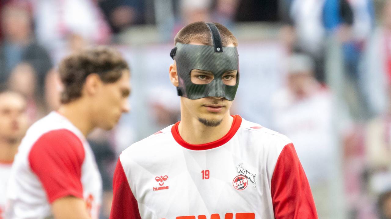 Tim Lemperle mit Schutzmaske beim Saisonfinale der 2. Bundesliga im Mai 2025