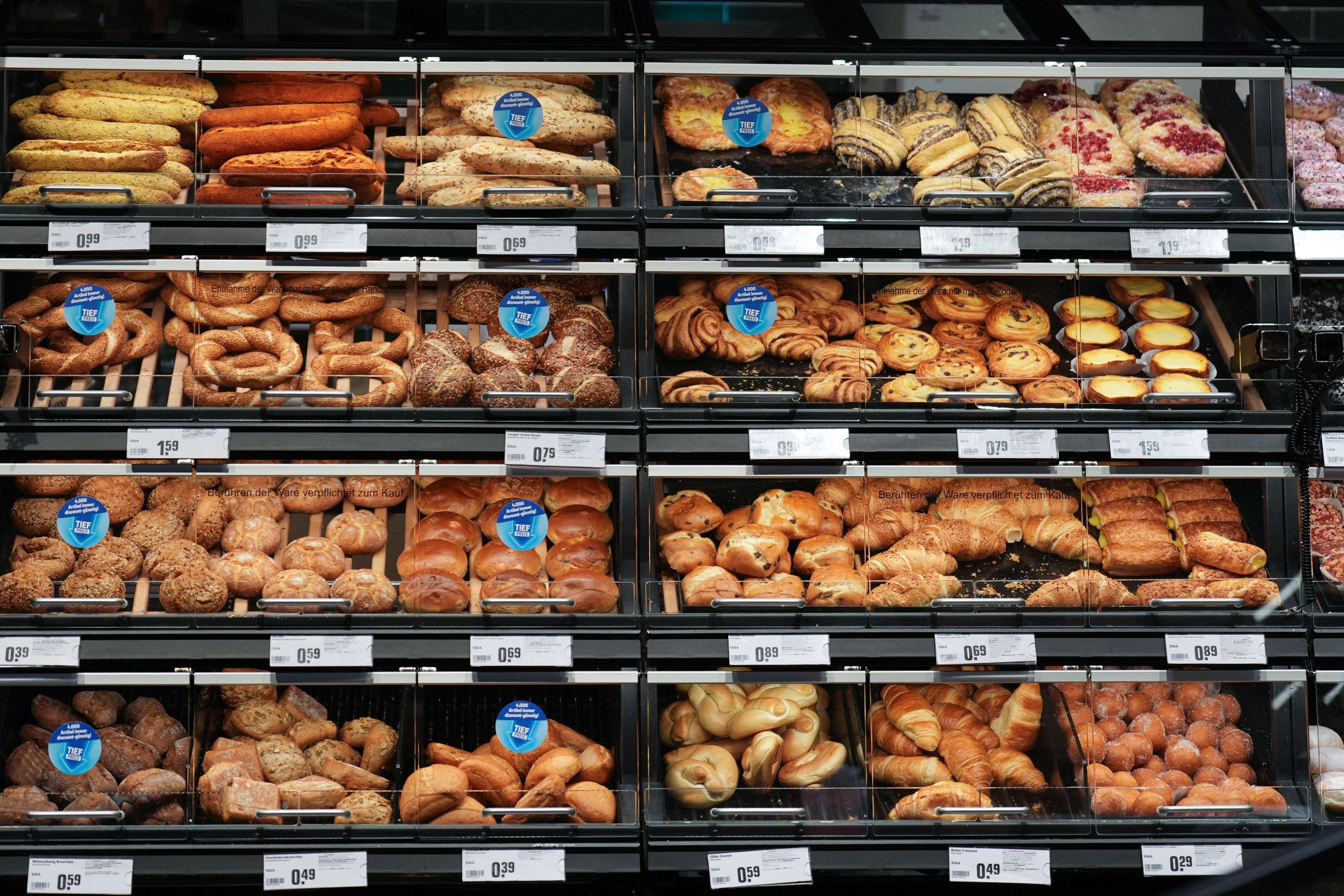 Backstationen werden immer beliebter – klassische Bäckereien haben es dagegen schwer.